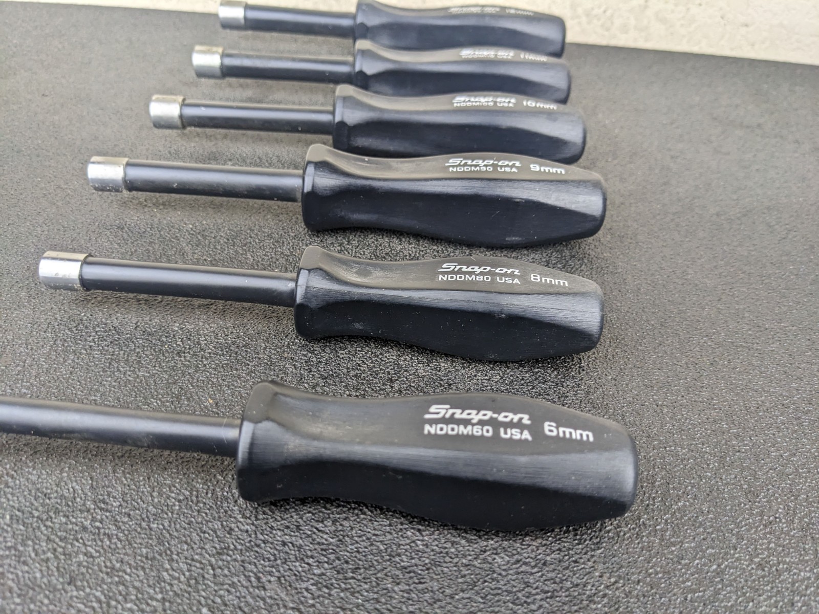 #bo023 Snap On Tools 7PC METRIC 6PT BLACK HARD INSULATED NUT DRIVER SET 6-12MM