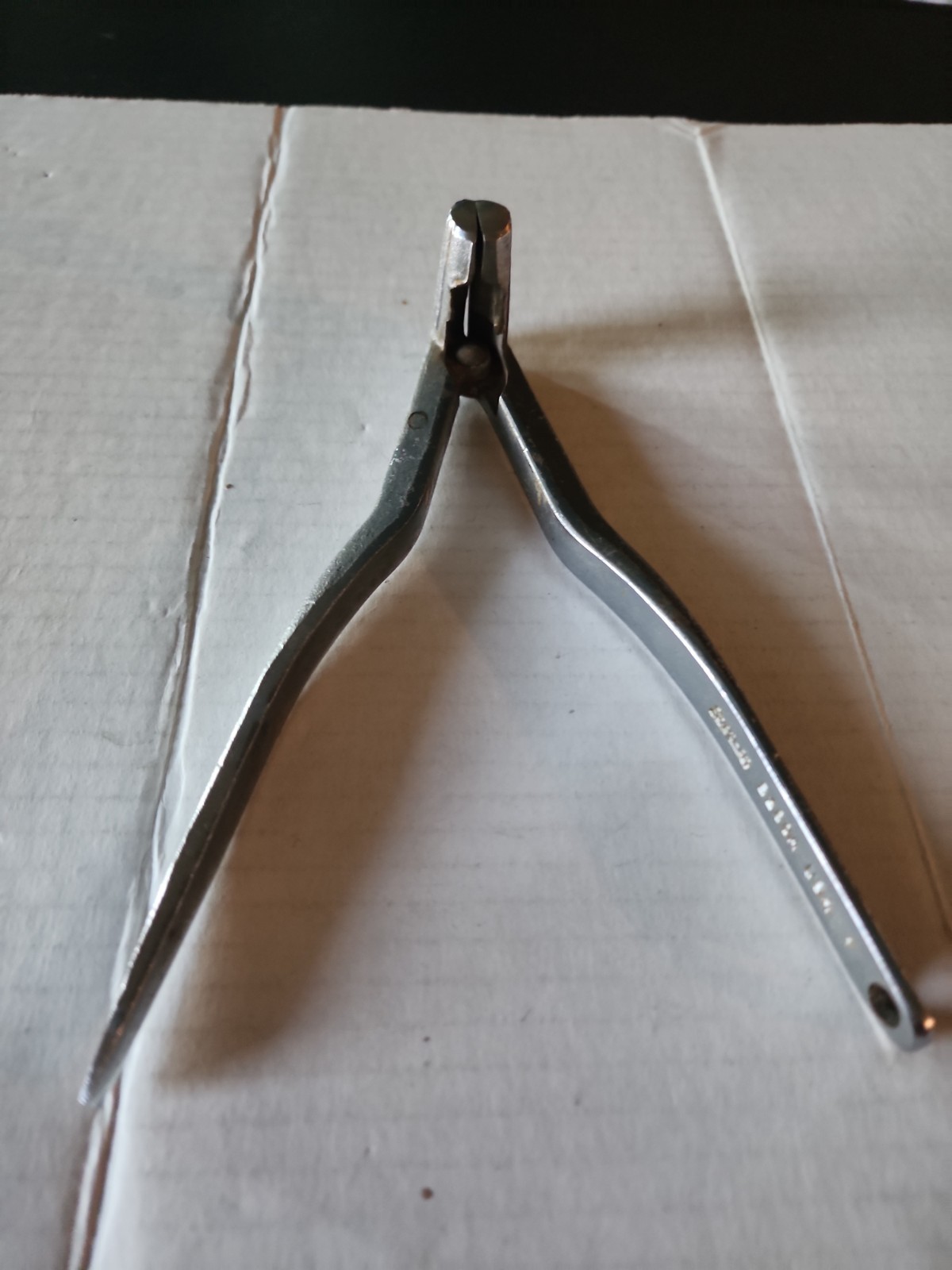 Snap-on USA B260A 7 1/2″ Battery terminal Spreader Clamps.