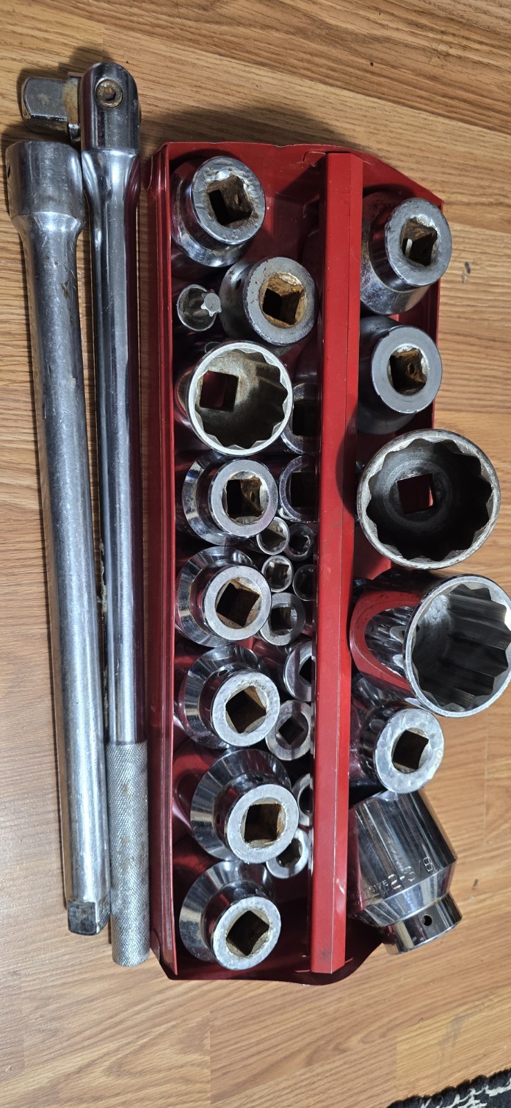 Wright 3/4 » 21 Piece 2 3/8 TO 1″ 12 POINT SOCKET SET WITH BAT AND EXTENTION.