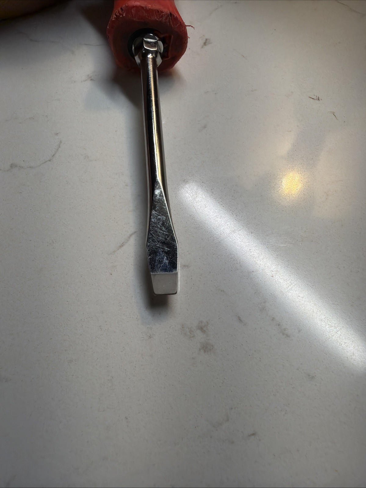 Snap On Tools 1/4″ Flat Head Screwdriver SHD2 Slotted Grip Red Gray USA