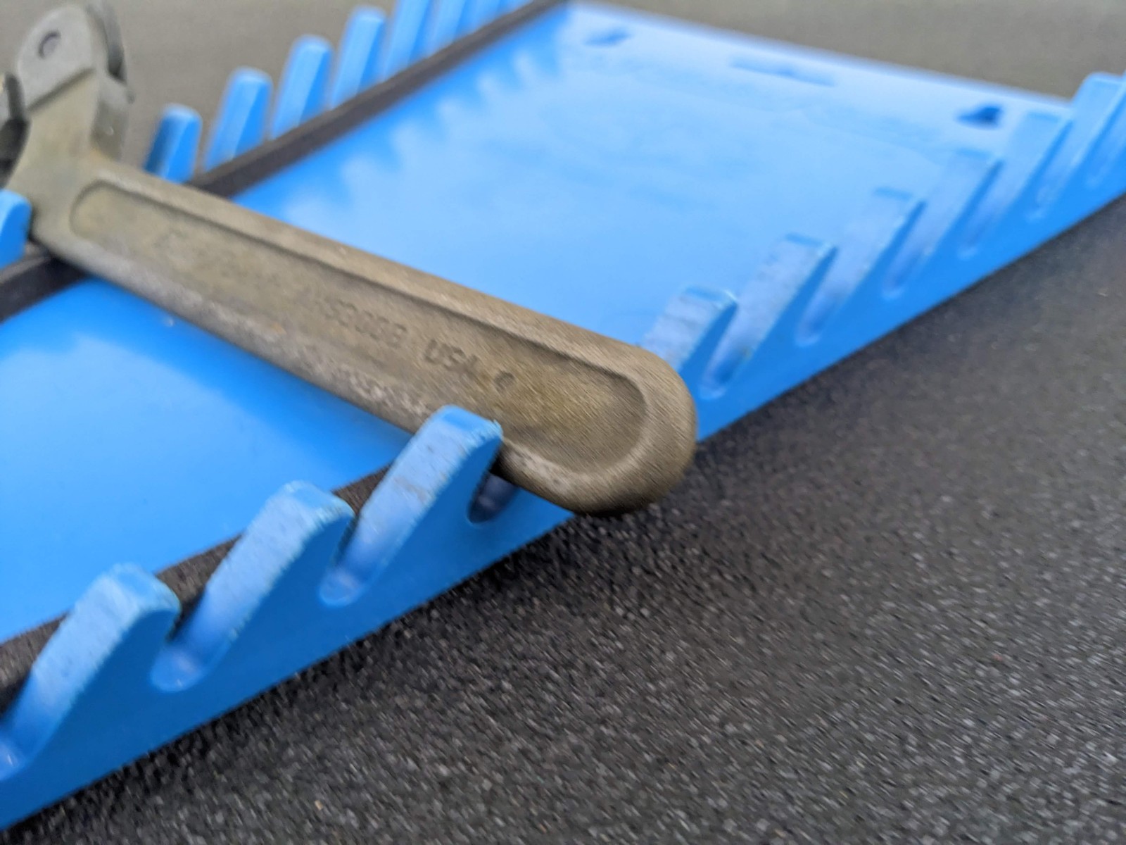 #bp105 Blue-Point 3/4″ to 2″ Adjustable Hook Spanner Wrench AHS300B