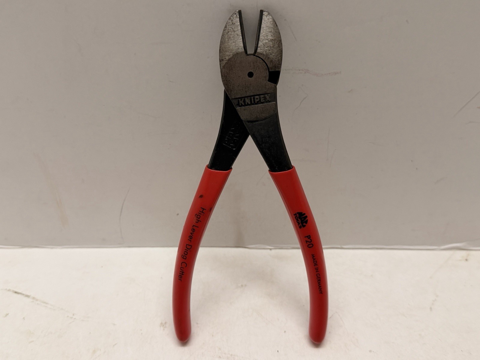 MAC Tools High Leverage Diagonal Cutters Pliers 7″ Long Wire Side Red Knipex