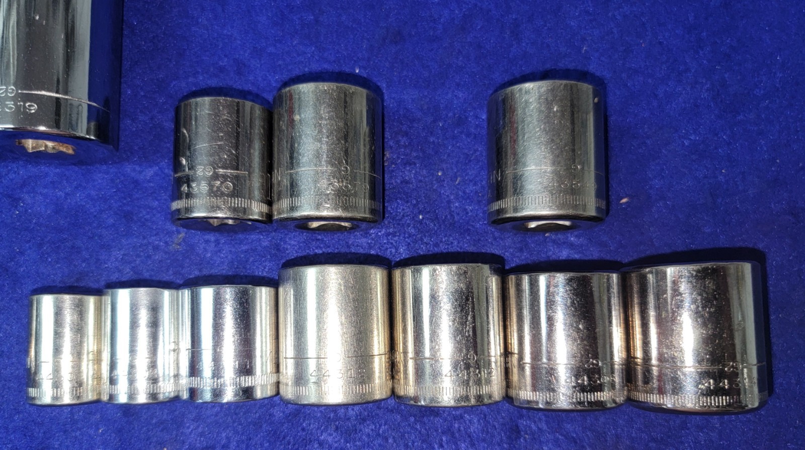 CRAFTSMAN 3/8″ Drive 6PT, 8PT and 12PT METRIC & SAE Sockets (19-pieces) USA