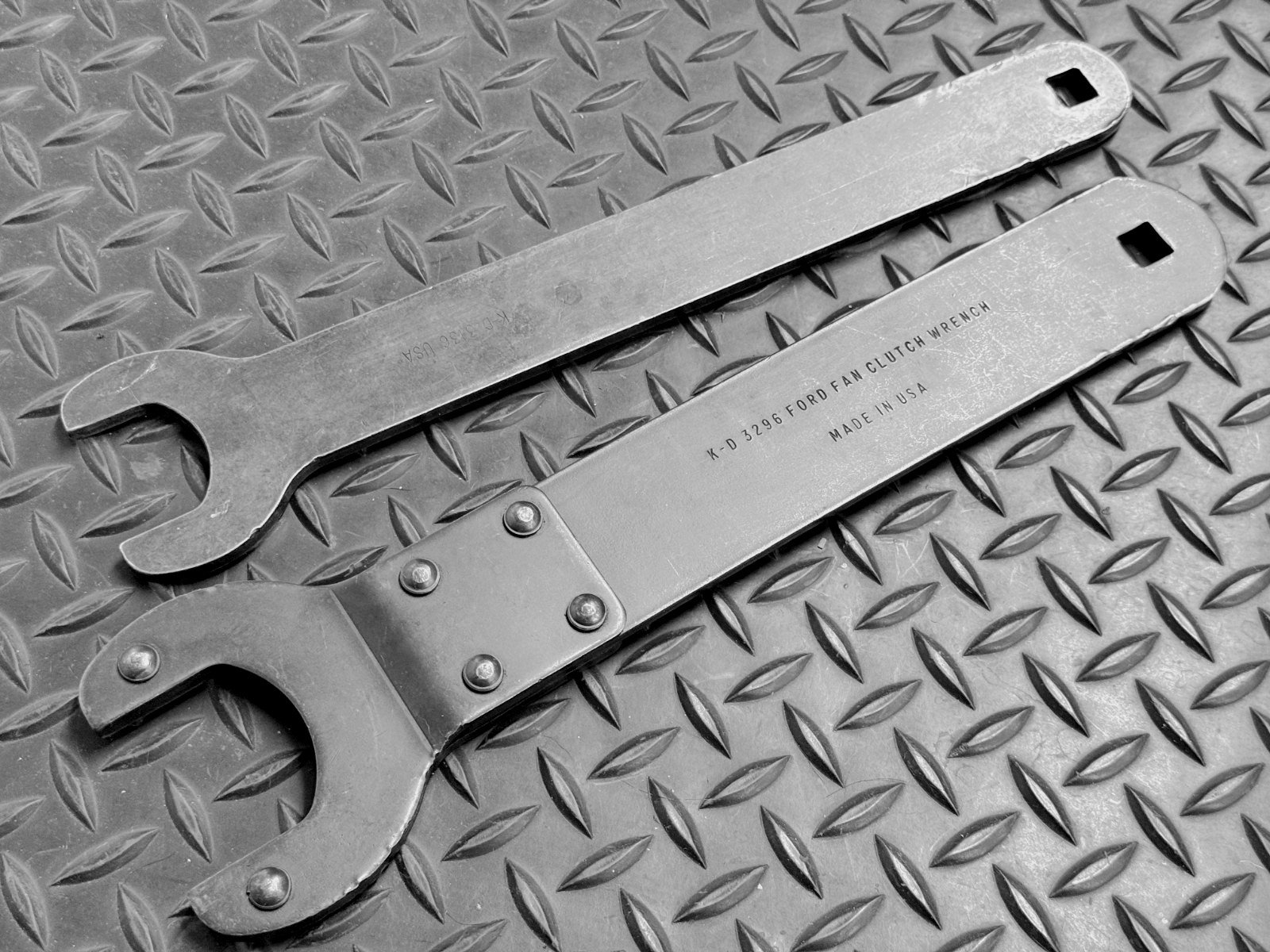 K-D USA 3136 ( 36mm 1-7-16″ ) K-D 3296 ( 48mm 1-7/8″ ) Fan Clutch wrench set USA