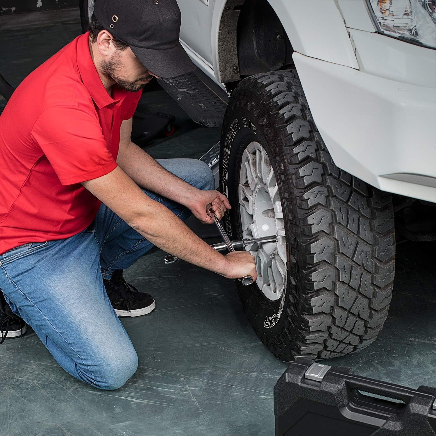 Compact 4-Way Lug Wrench – Hang Hole Design, SAE Measurement