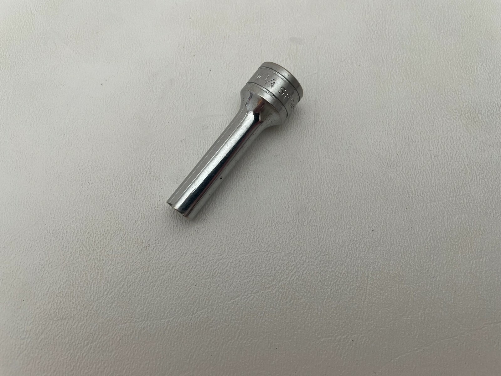 Snap-On Tools USA 3/8″ Drive 6 Point 1/4″ SAE Deep Chrome Socket SFS081