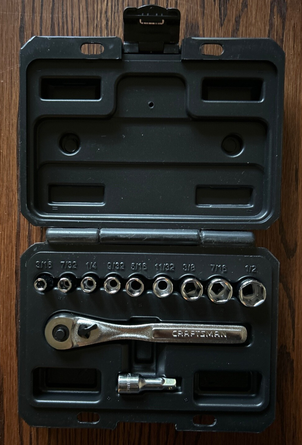Craftsman 11-Piece 1/4″-Drive 6-Point SAE Socket Set 9-34860 with Case