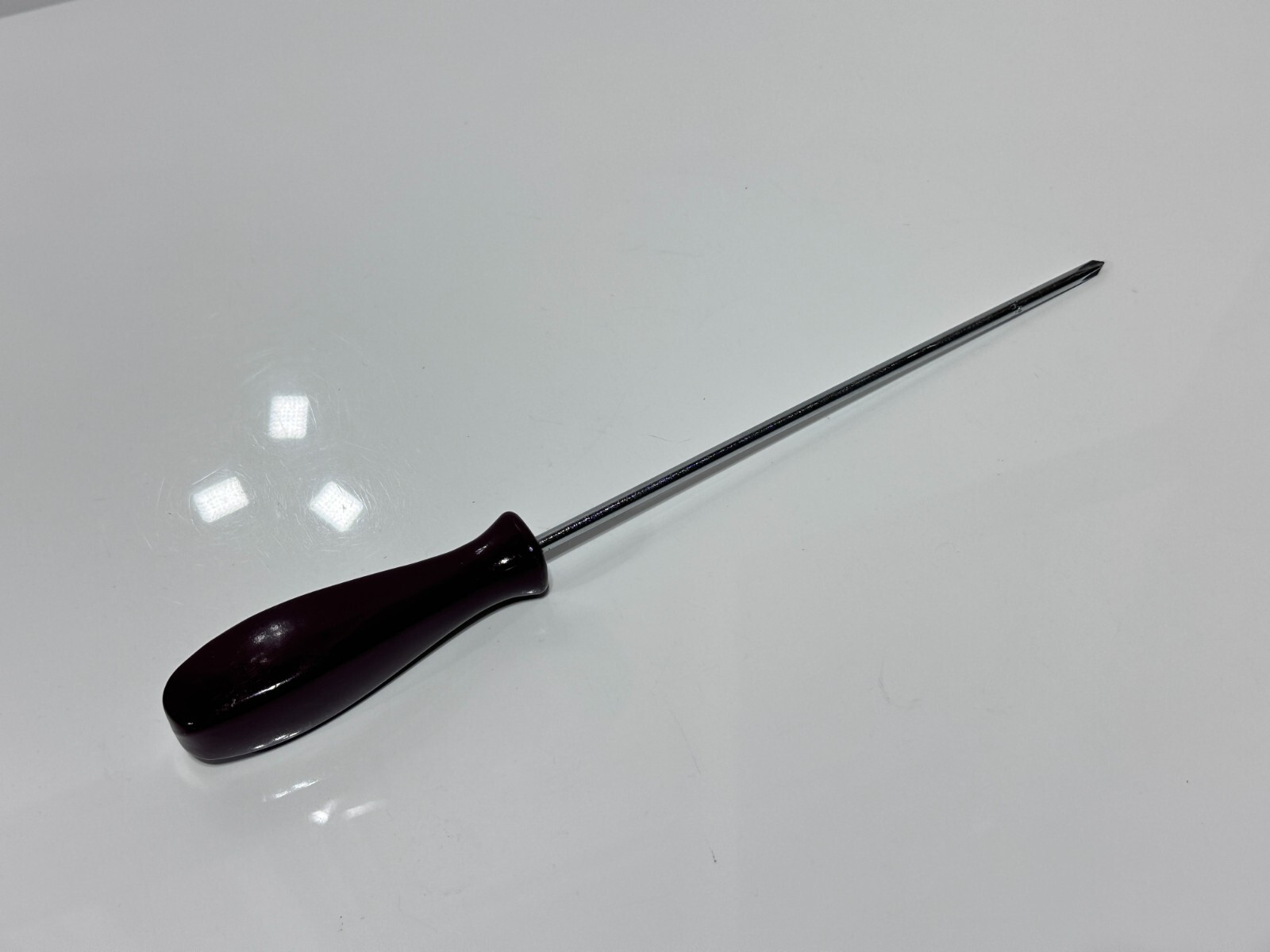 Matco Tools USA SDM 68PI Phillips Tip Long Shaft Screwdriver MAROON HARD HANDLE
