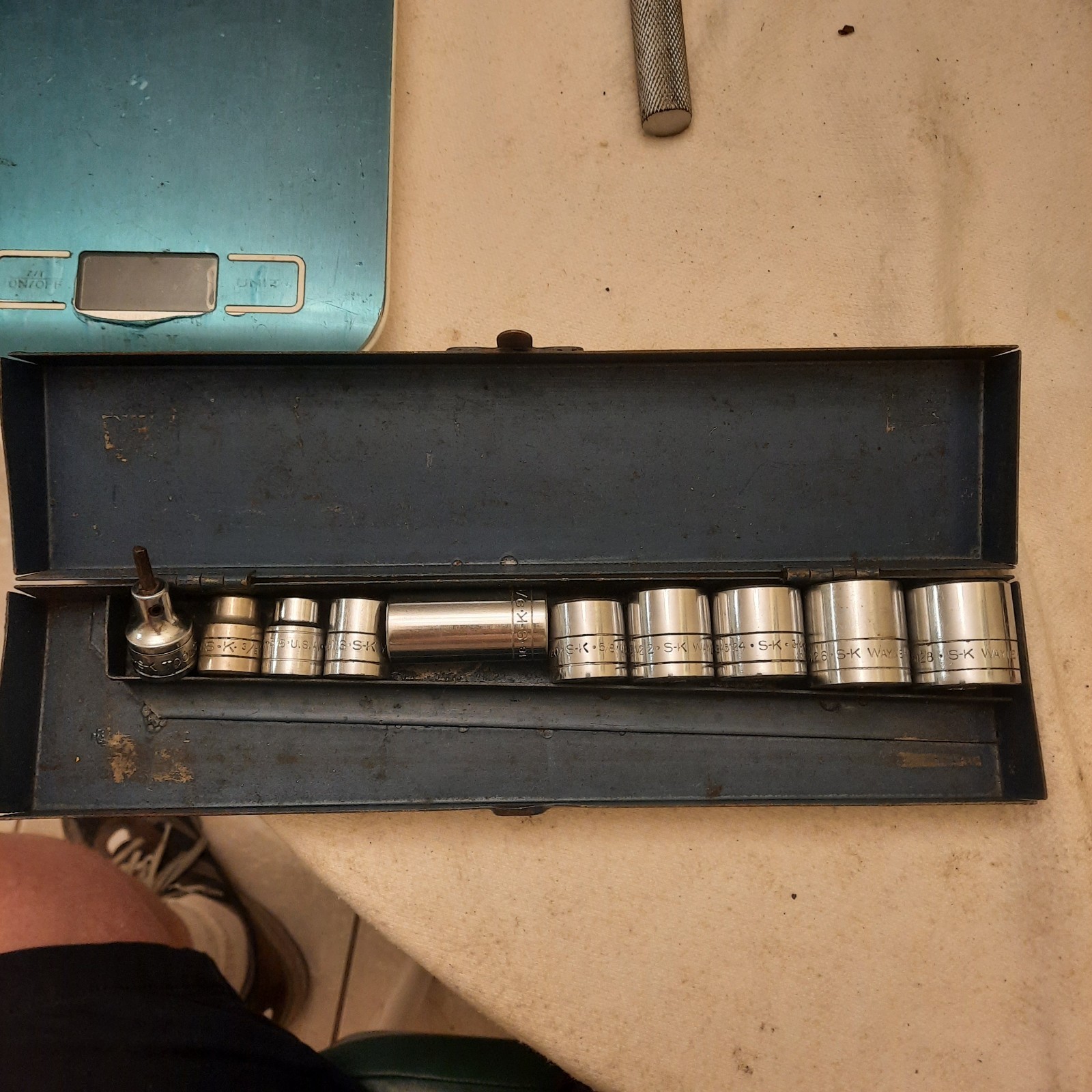 S-K Rotating Swivel Head Ratchet + 10 Pc Sockets. USA. In Metal Case. See Desc.