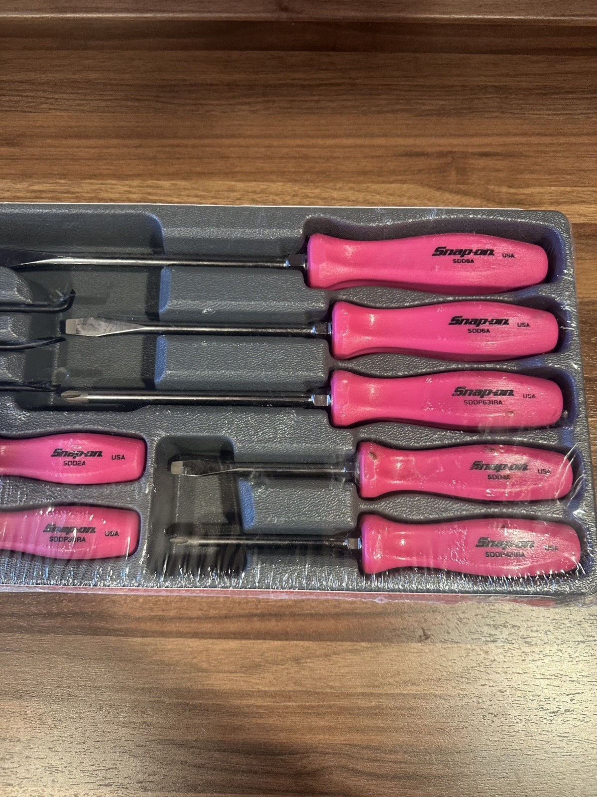 NEW Snap-On ELECTRIC PINK 10 pc Screwdriver & Magnet Pocket Prybars SDDDPBX100EP