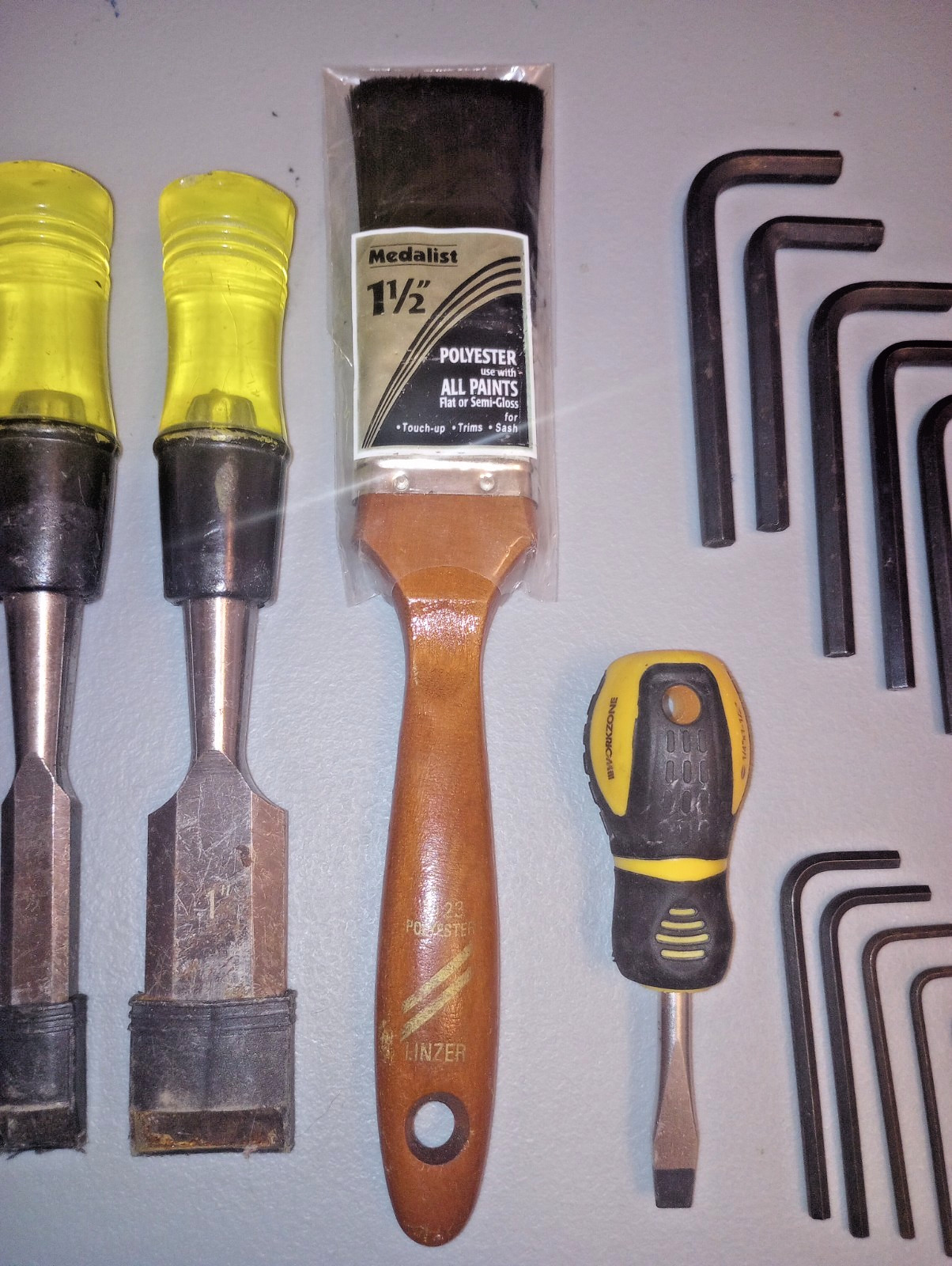 21 Piece Lot of Assorted Tools – Pliers, Allen keys, screwdriver Etc.