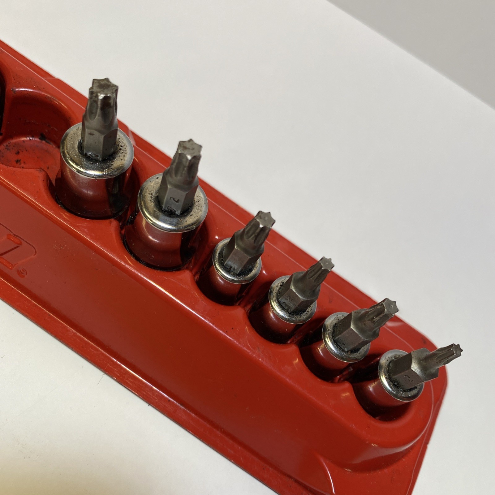 Snap-On 12 Piece 1/4″ & 3/8″ Drive TORX Socket Set T10 – T55 (Missing T35)