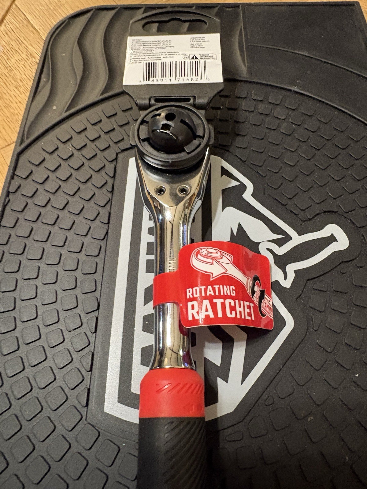 Craftsman 3/8 Drive Rotating Ratchet 72 Teeth Life time warranty from craftsman