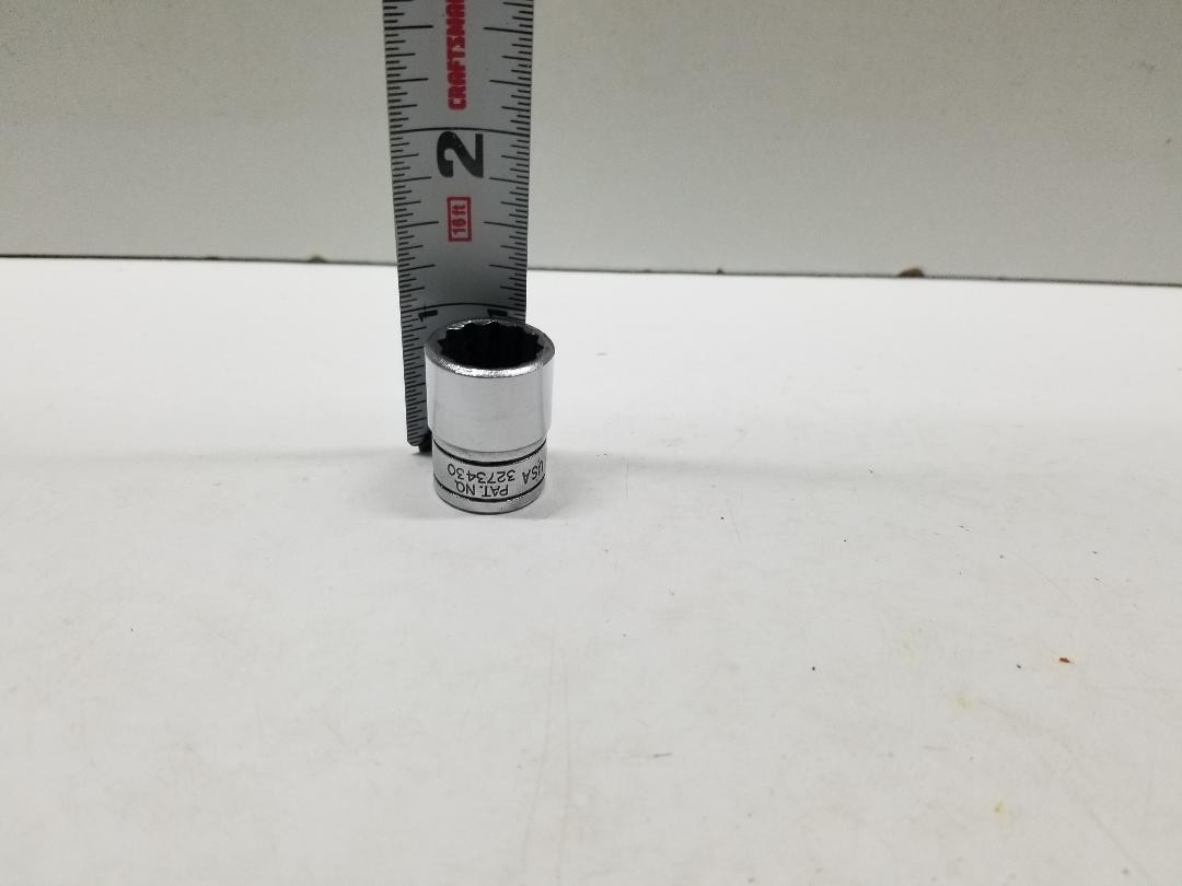 Snap On 3/8 Drive 1/2 Socket 12 Point F161 & 11/16 F221