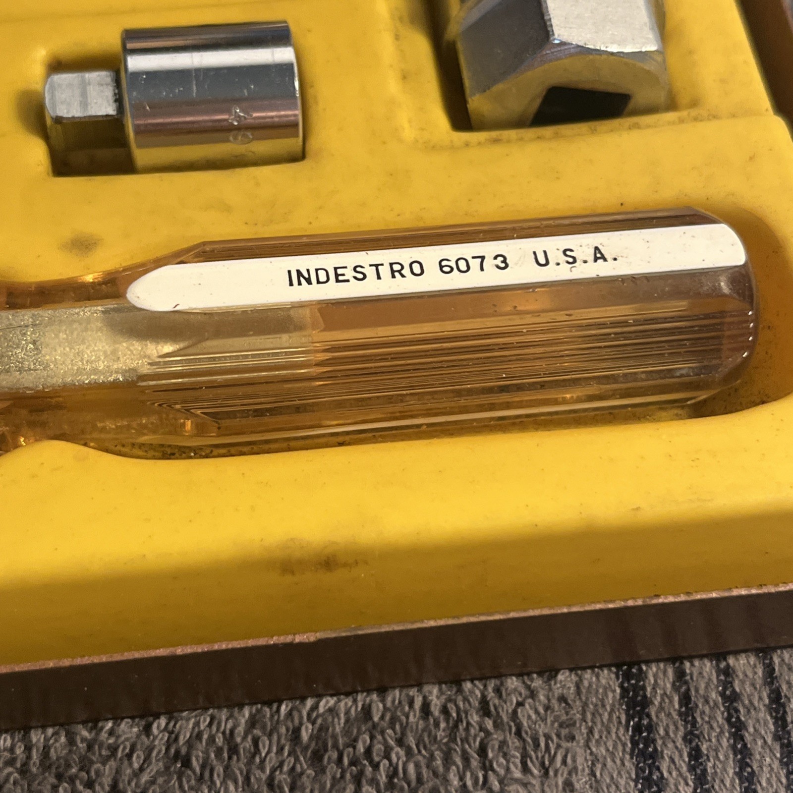 Vtg Indestro 20 Pc 1/4″ & 3/8″ Drive Socket Set No. N6330