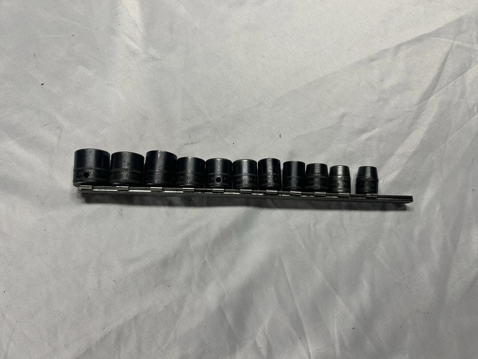 Snap-on™ 3/8″ drive 9mm to 19 mm 11pc 6-pt Shallow Impact Socket Set