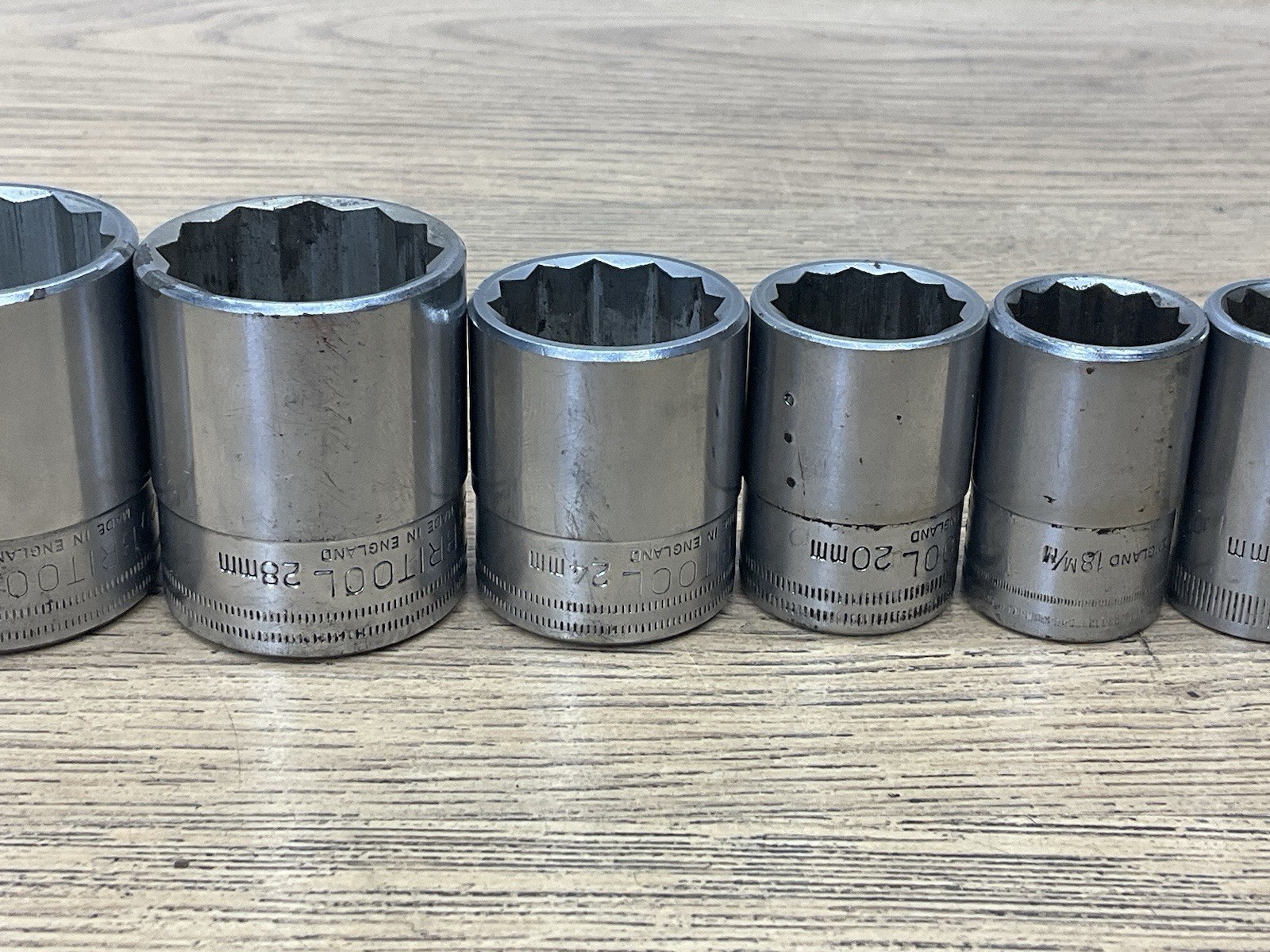 8 Britool Sockets EBM 32 30 29 28 24 20 18 16 MM Metric 12 Point 1/2″ Drive