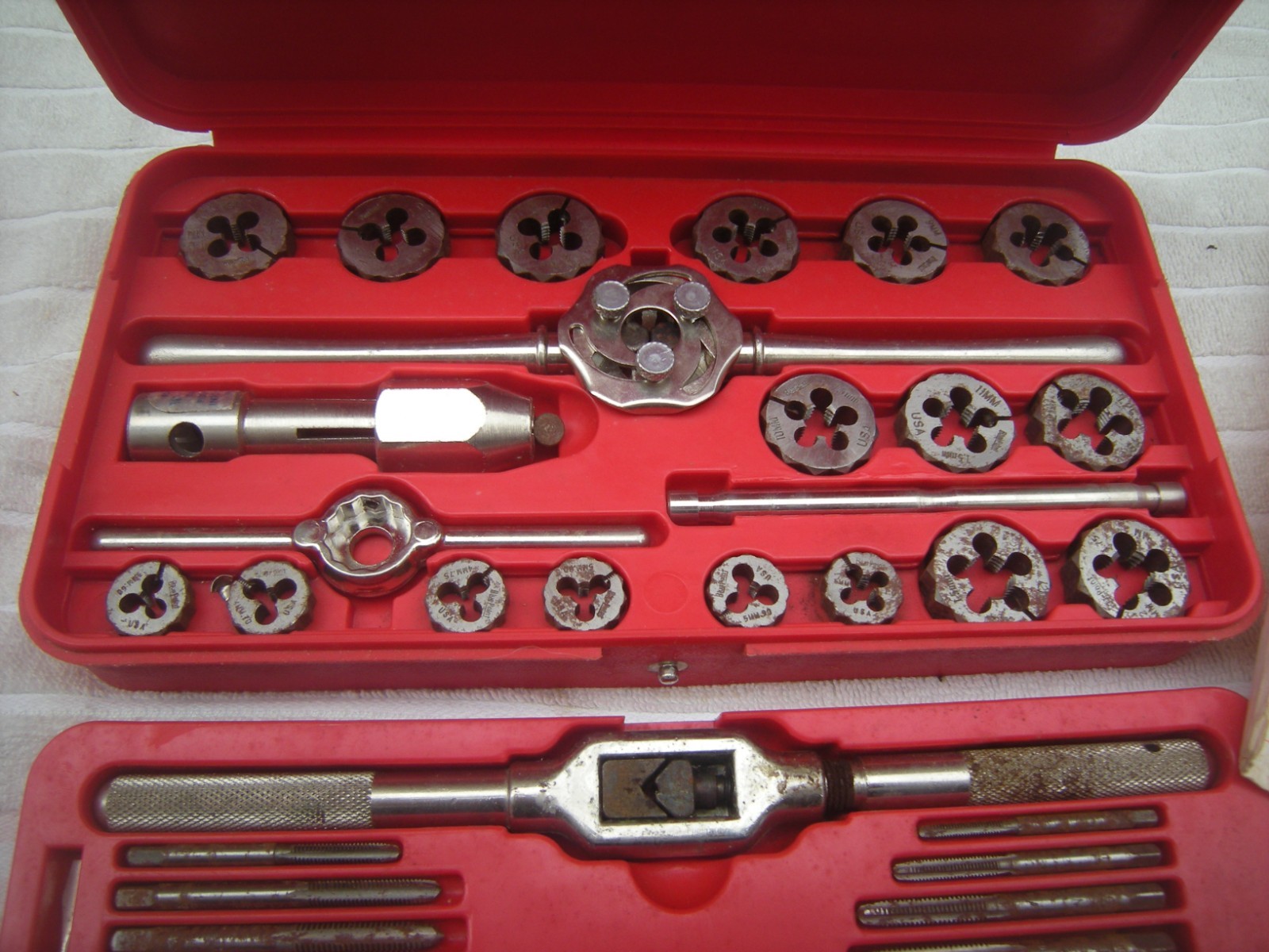 Blue-Point TDM-117 Metric TAP & DIE Set in Case by Snap On