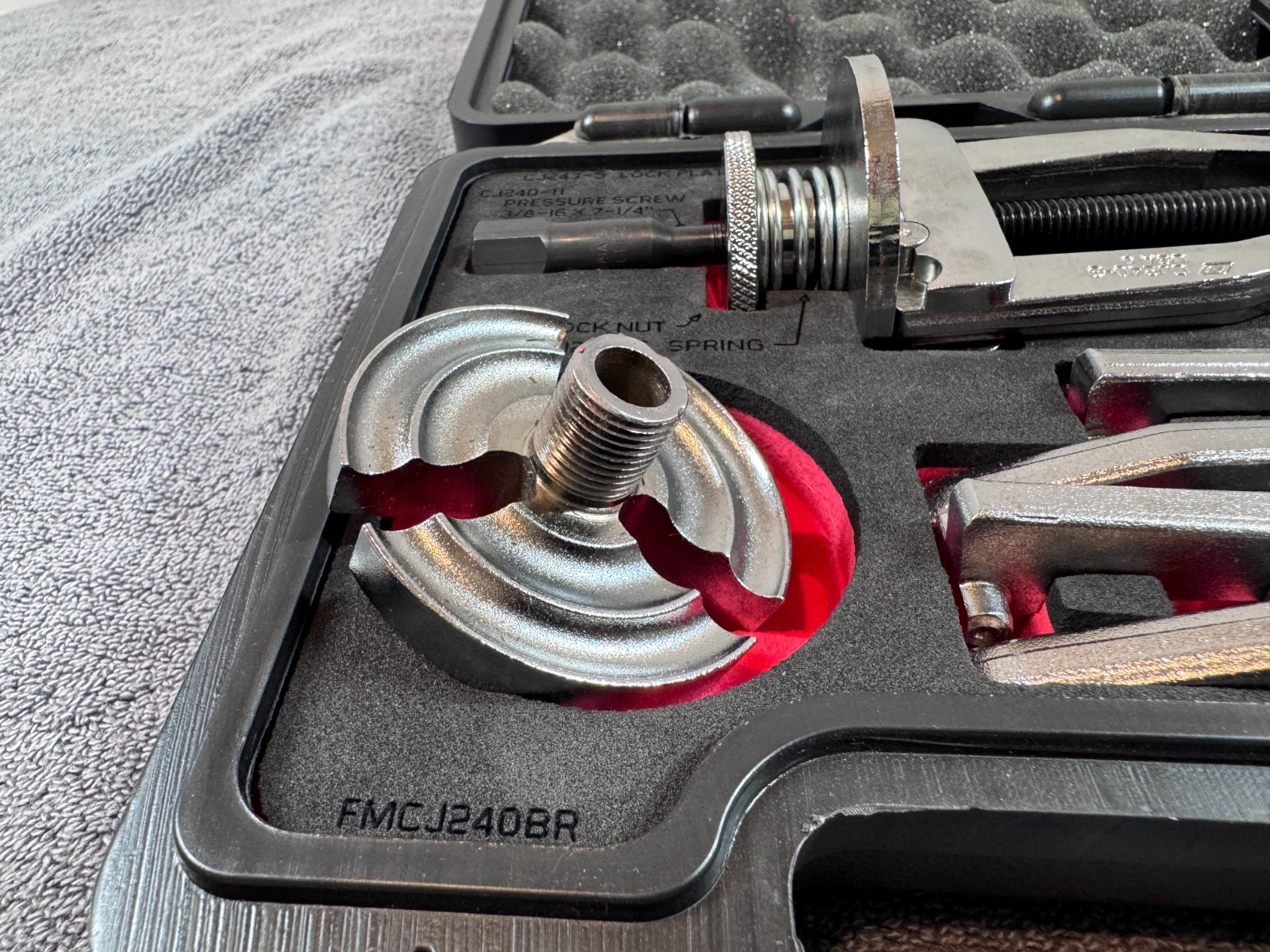 Excellent – Snap-On Tools USA Light Duty General Purpose Puller Set CJ240