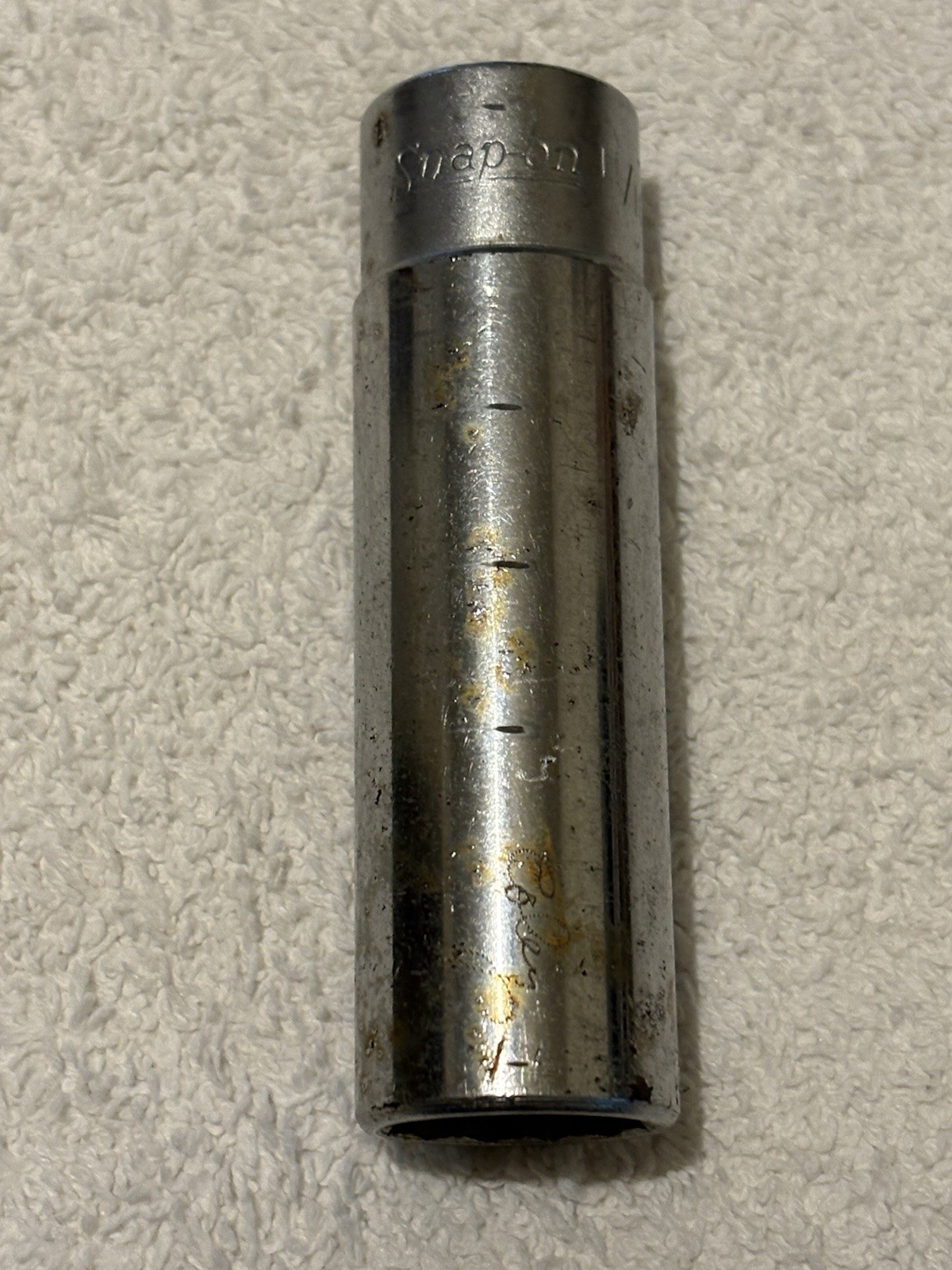 Snap On SVS221, 11/16″, 1/2″ Drive, 12 Point, Chrome Deep Socket
