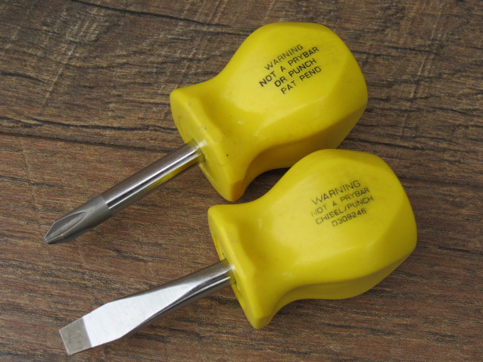 SNAP ON SDD1 FLAT TIP SDDP22 # 2 PHILLIPS STUBBY YELLOW HANDLE SCREWDRIVER SET 2