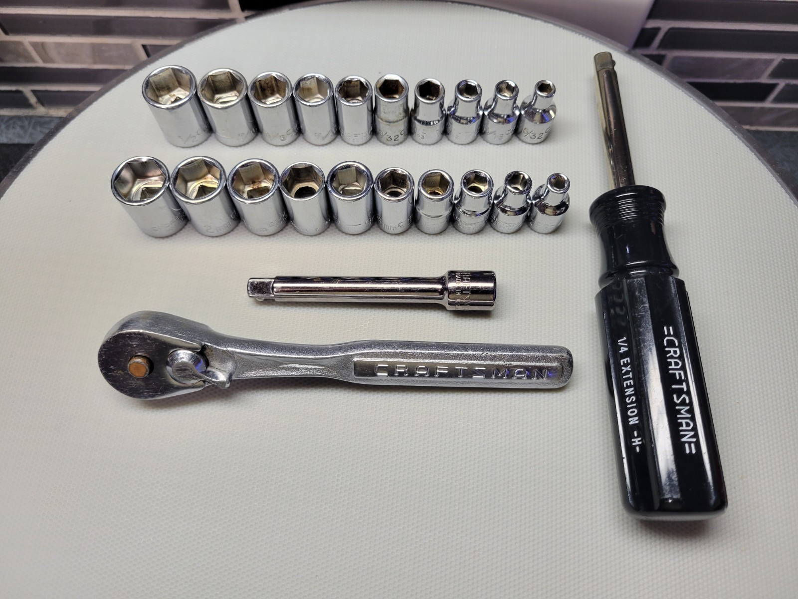 Nice Craftsman 23 Pc 1/4″ Drive Standard and Metric 6 point Socket Set