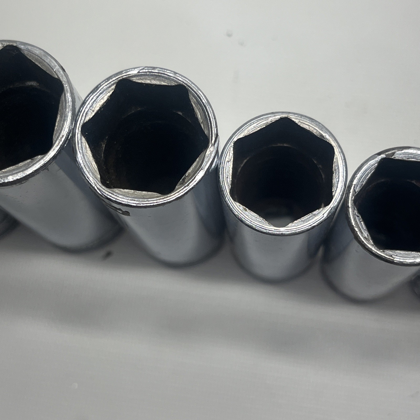 Snap-on 10-Piece 3/8″ Drive 6-Point Deep Chrome SAE Socket Set 1/4-13/16”211SFSY