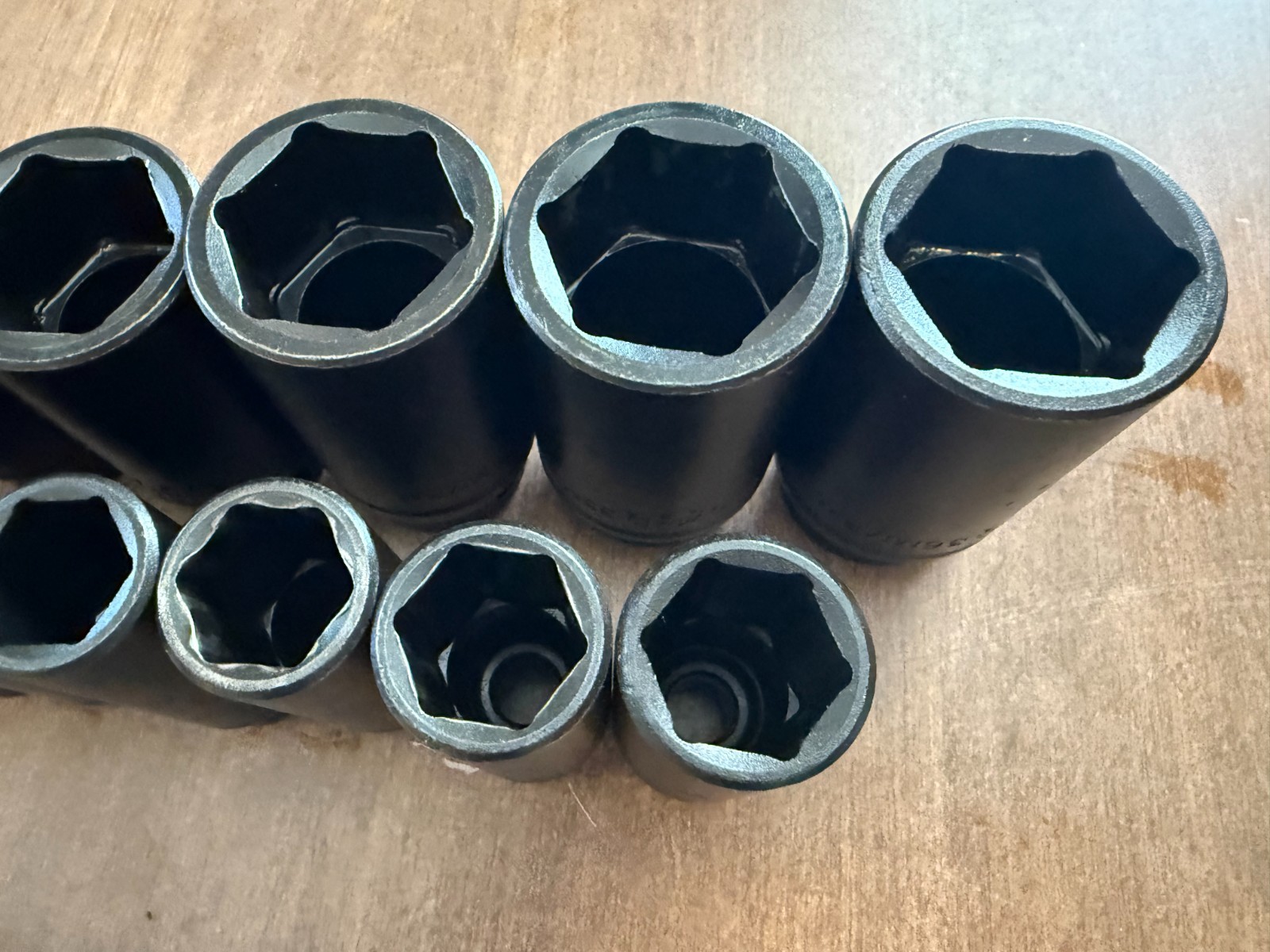 Mac Tools 24-PC. 1/2″ Dr. Metric Deep Impact Socket Set SVDPM246CBR & Tool Bag