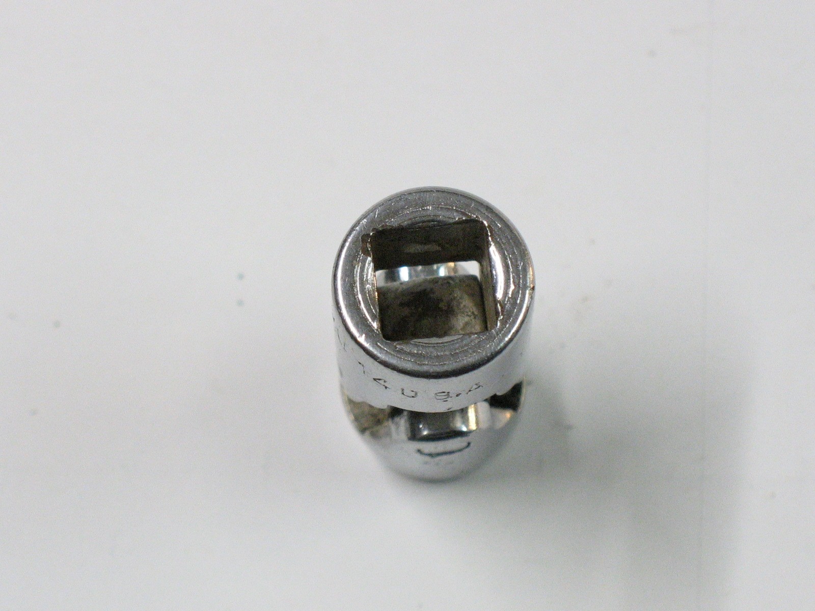Snap-On Tools 7/16″ 3/8″ Drive 12 Point Shallow Universal Swivel Socket FVU14