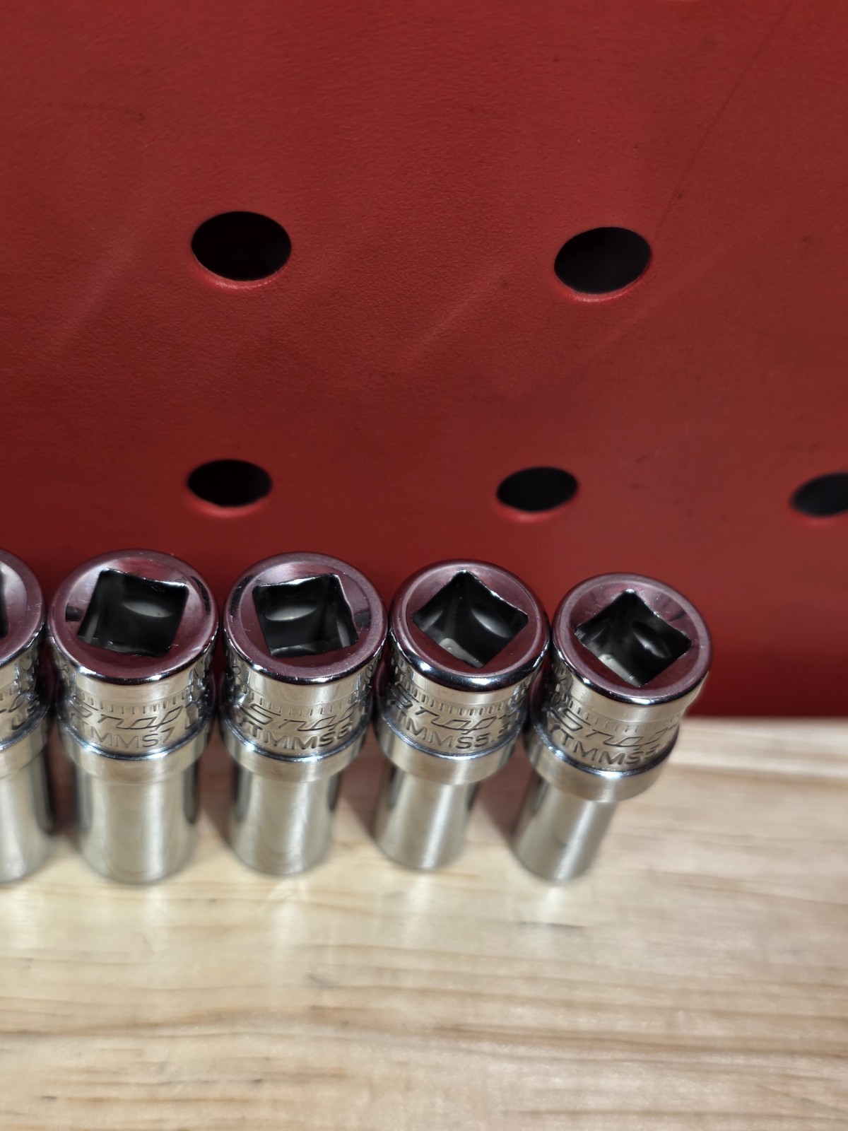 Snap-on 112YTMMSY 5mm-15mm 12-Piece 1/4″ Drive 6-Point Semi-Deep FDX Socket Set