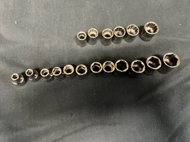 CRAFTSMAN 3/8″ DR 6PT-12PT made in USA SAE and Metric sockets, LOT of 46 PCS