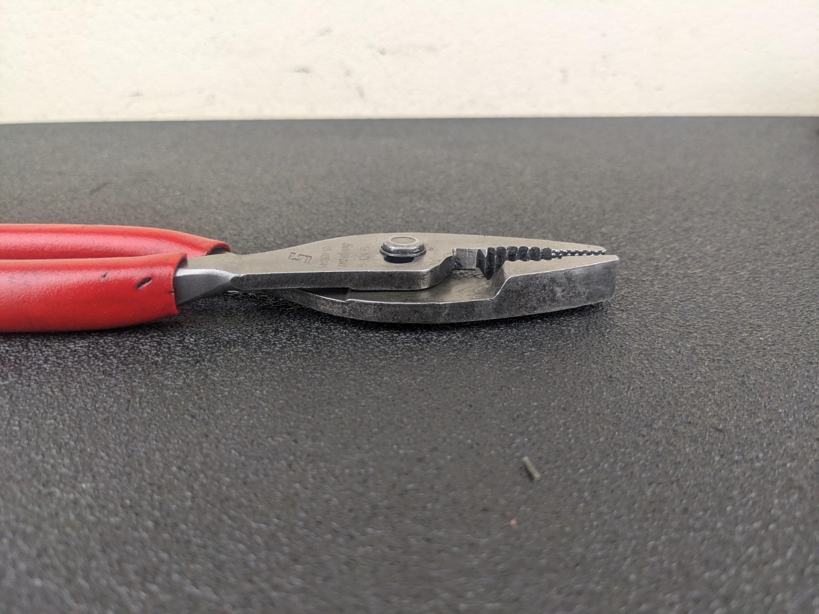 #bl082 Snap on 137ACF RED Handled Slip Joint 8” Pliers