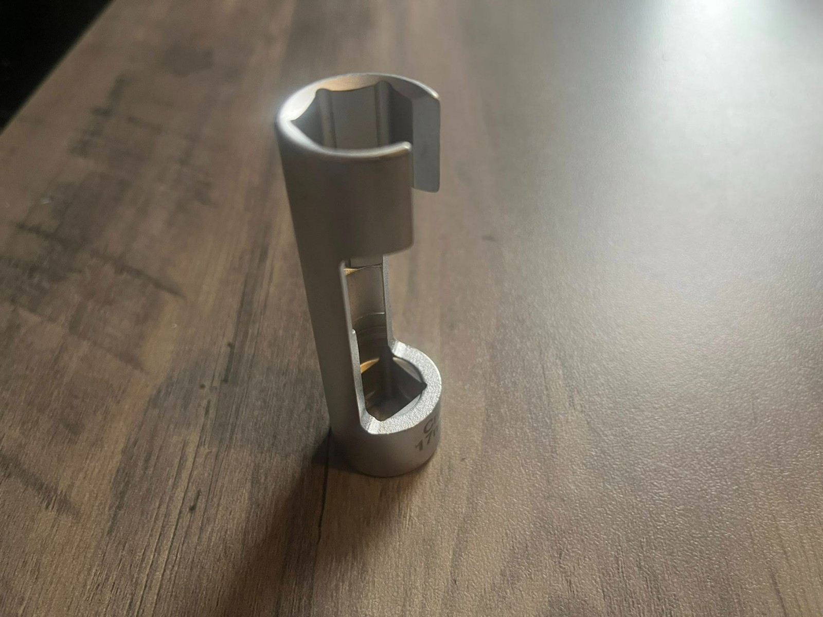17mm Metric Diesel Injector Fuel Line Socket Wrench, 1/2″ Drive