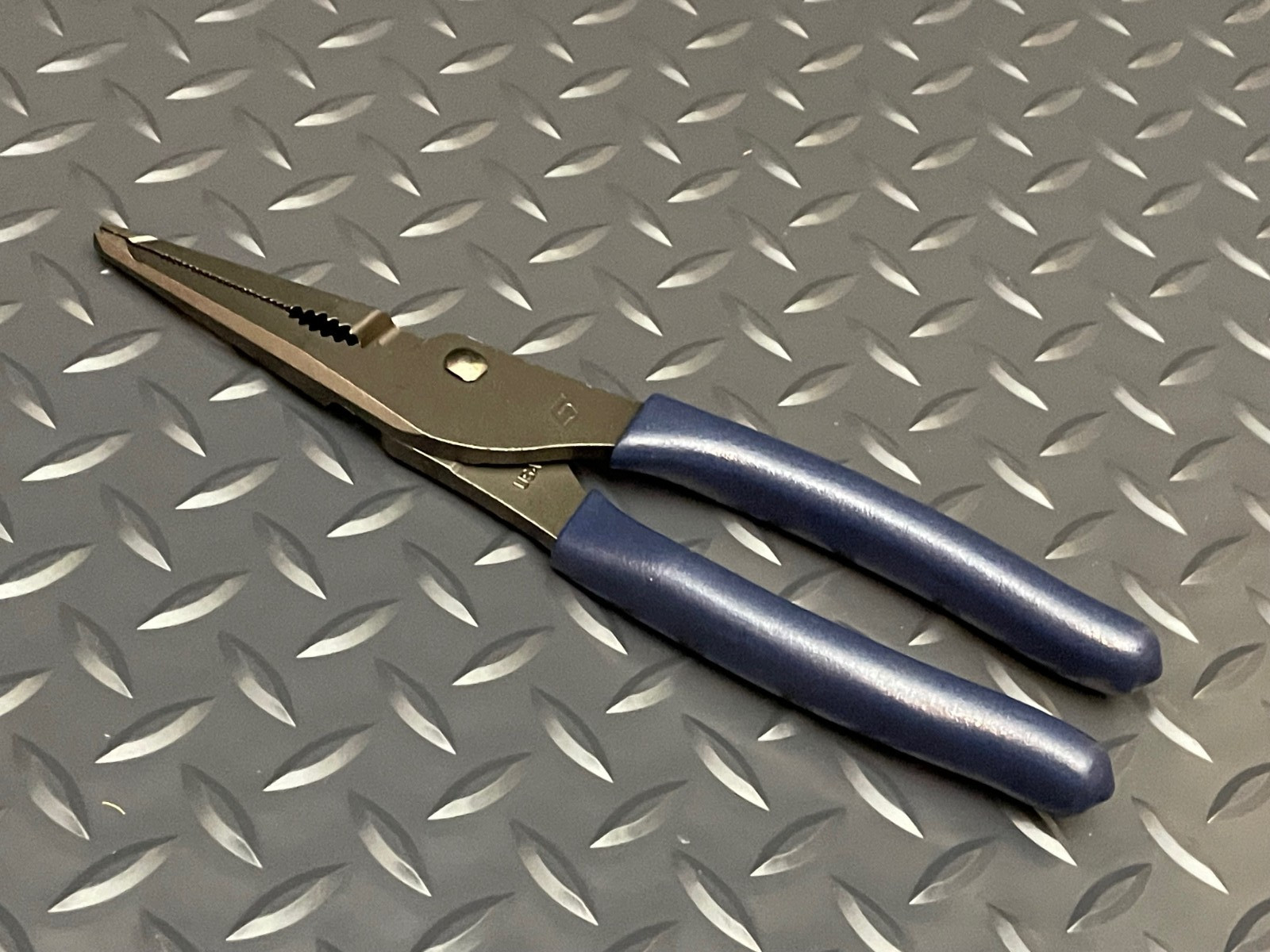 Snap On Tools NEW Power Blue 9″ Soft Grip Long Nose Slip Joint Pliers LN47ACFMB