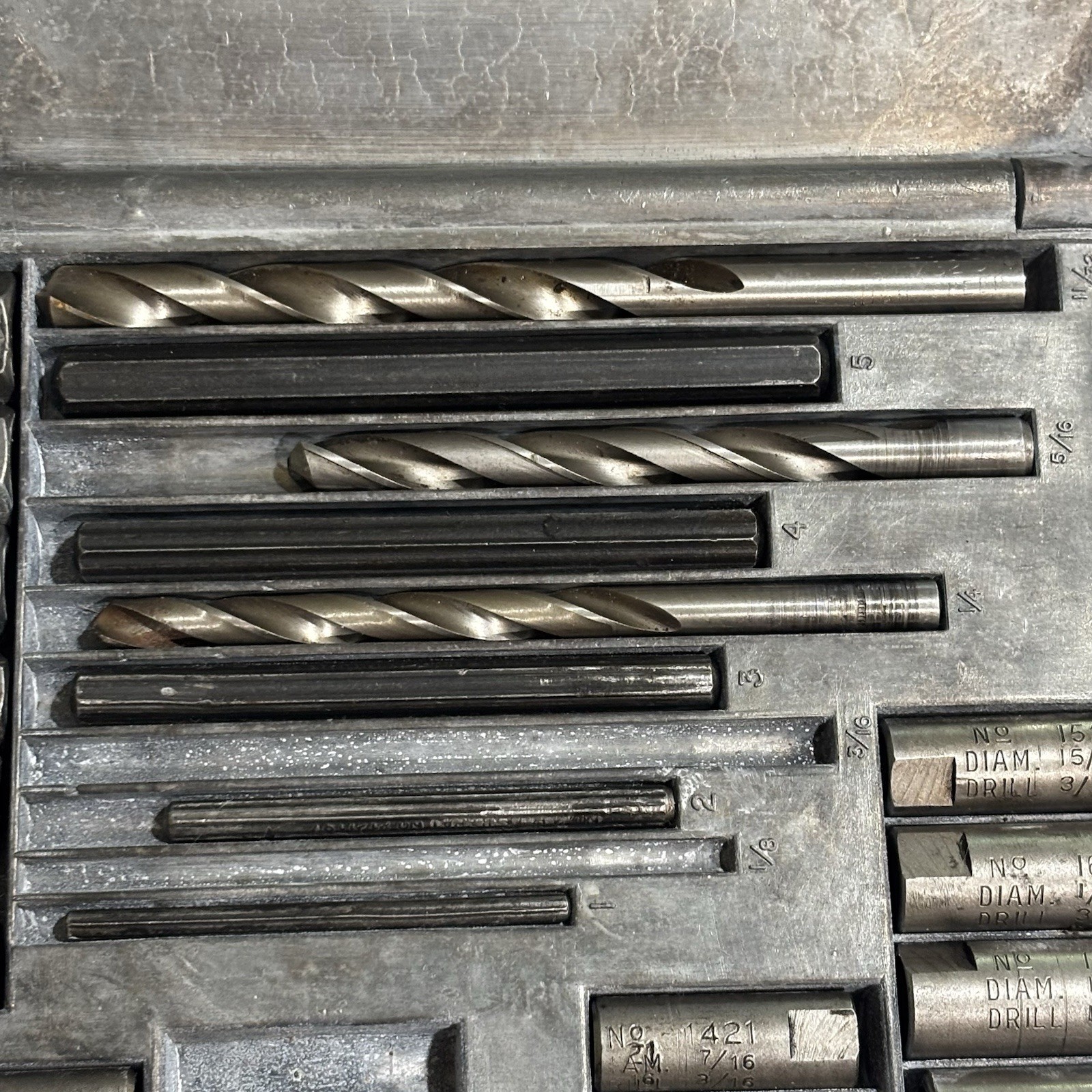 Snap-on Blue-Point Supreme Screw Extractor Set No. 1020 metal box (missing some)