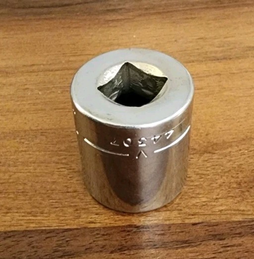 Craftsman USA 17mm Socket 12 Point, 3/8 Drive, V 44307 (No Knurl M/M)
