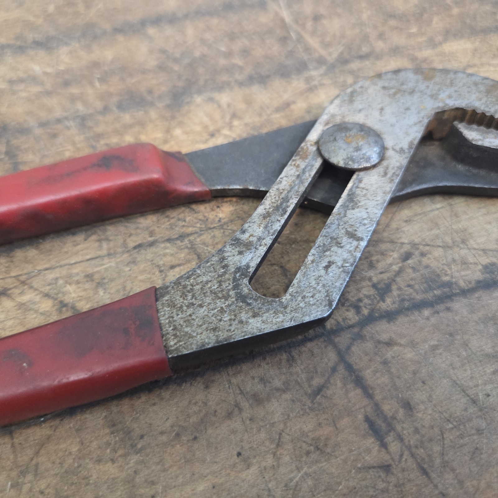 Blue Point Tools CHN430 10″ Tongue in Groove Pliers Used
