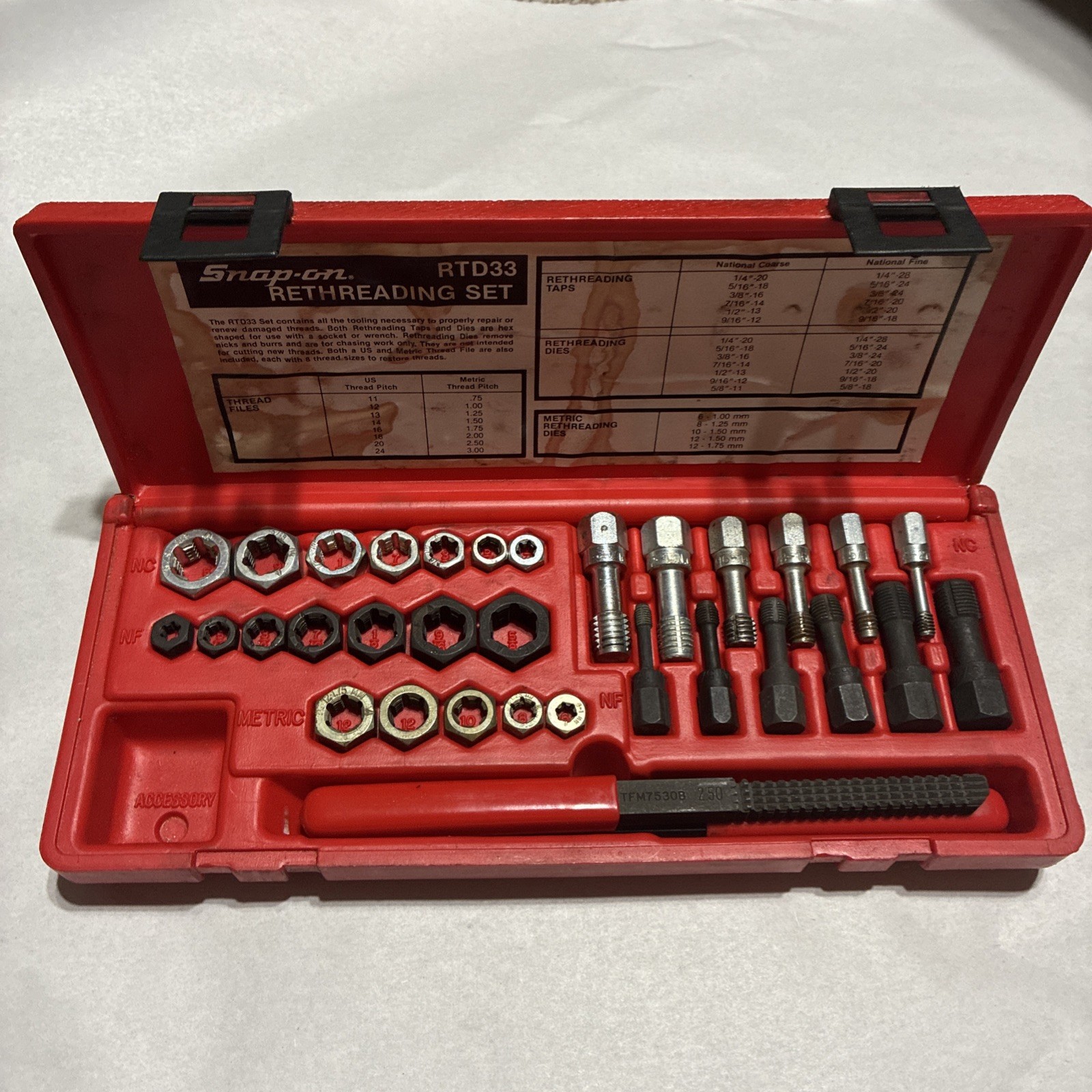 Snap-On RTD33 Fractional / Metric Rethreading Set in Case – Made in USA