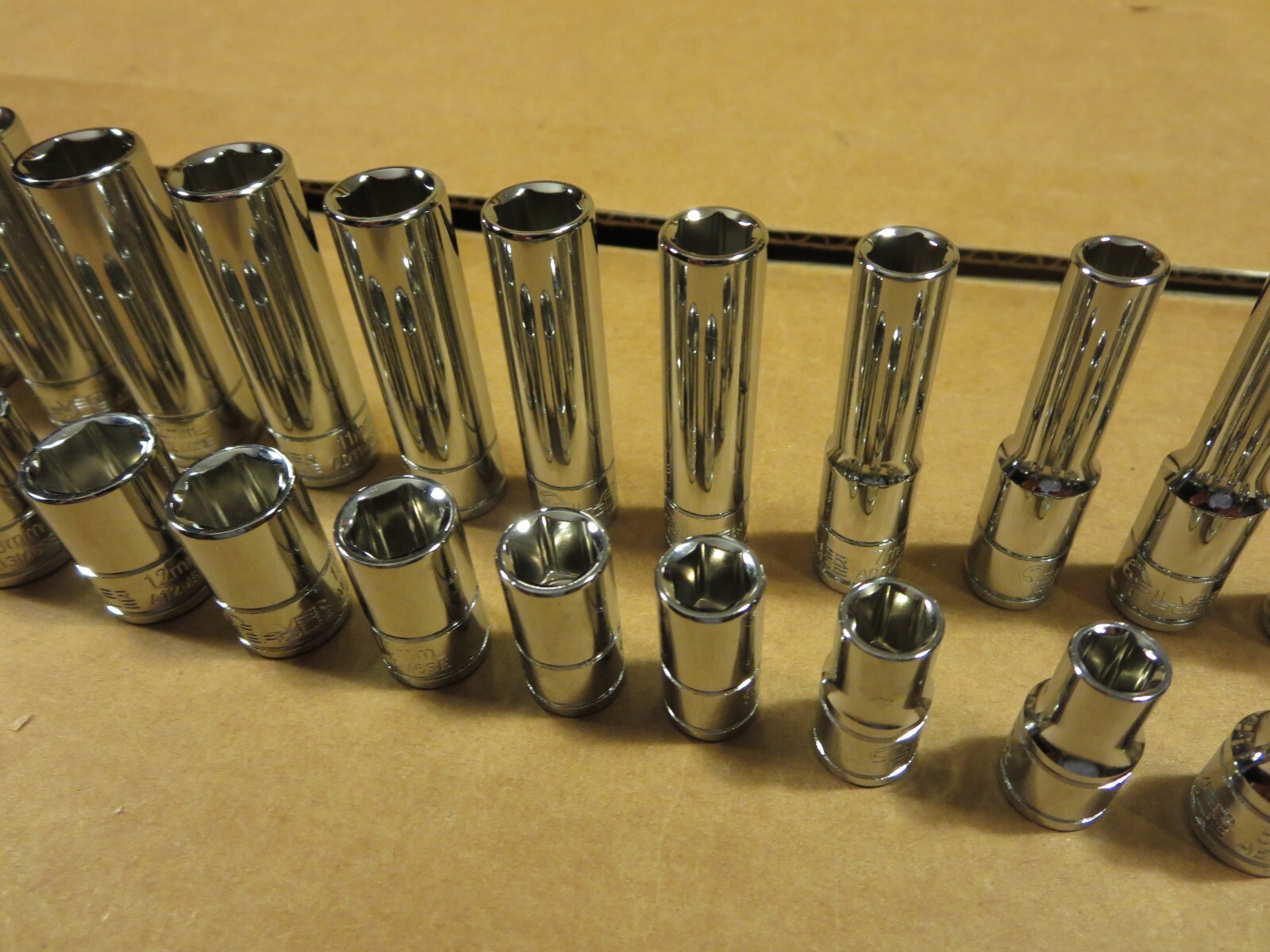 MATCO SILVER EAGLE 1/4″ DRIVE 26-PC METRIC 6 point SOCKET set w/ 2 extensions