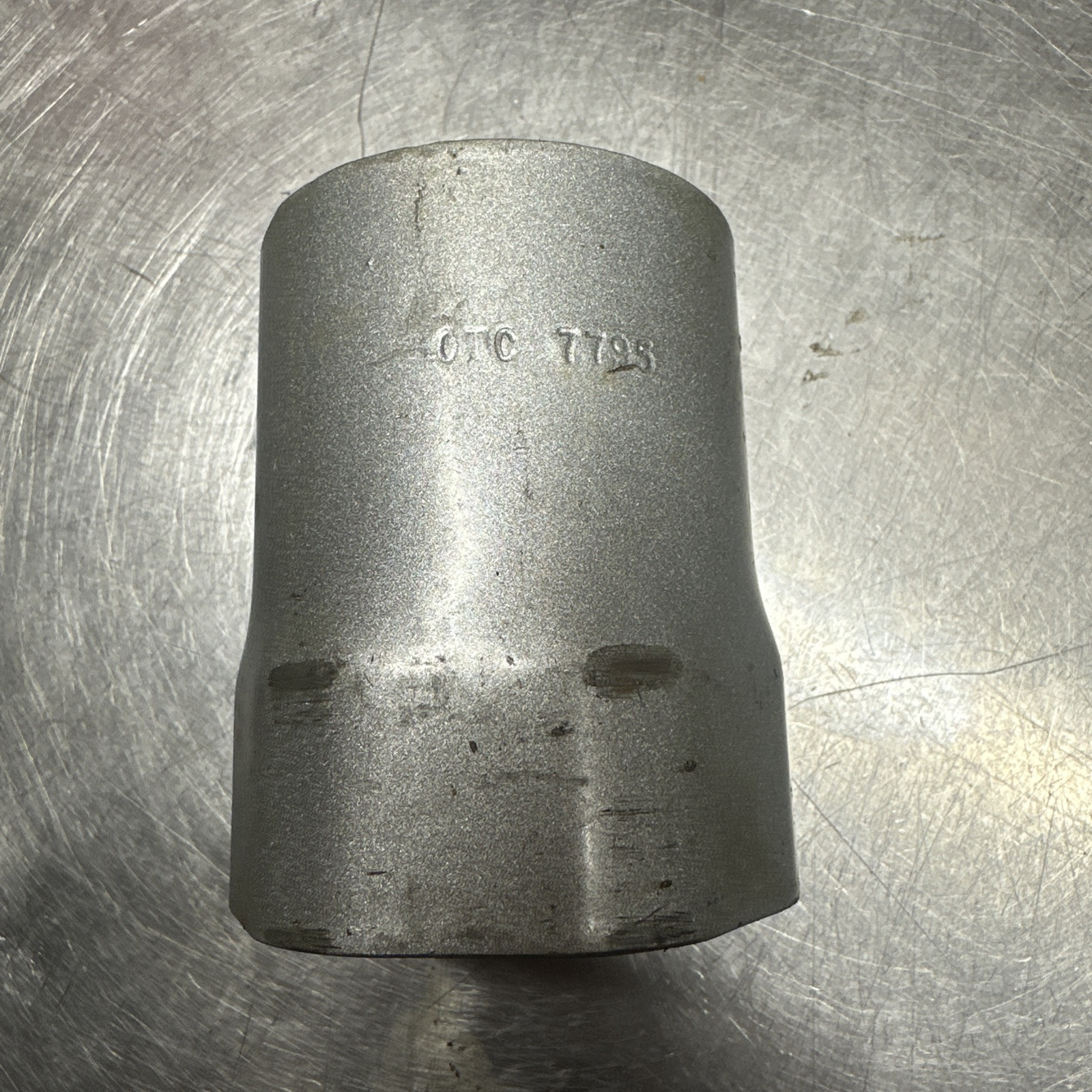OTC Tools – Ford F-Series Auto Hub FW Bearing Locknut Socket 6pt 3/4” Dr – 7795