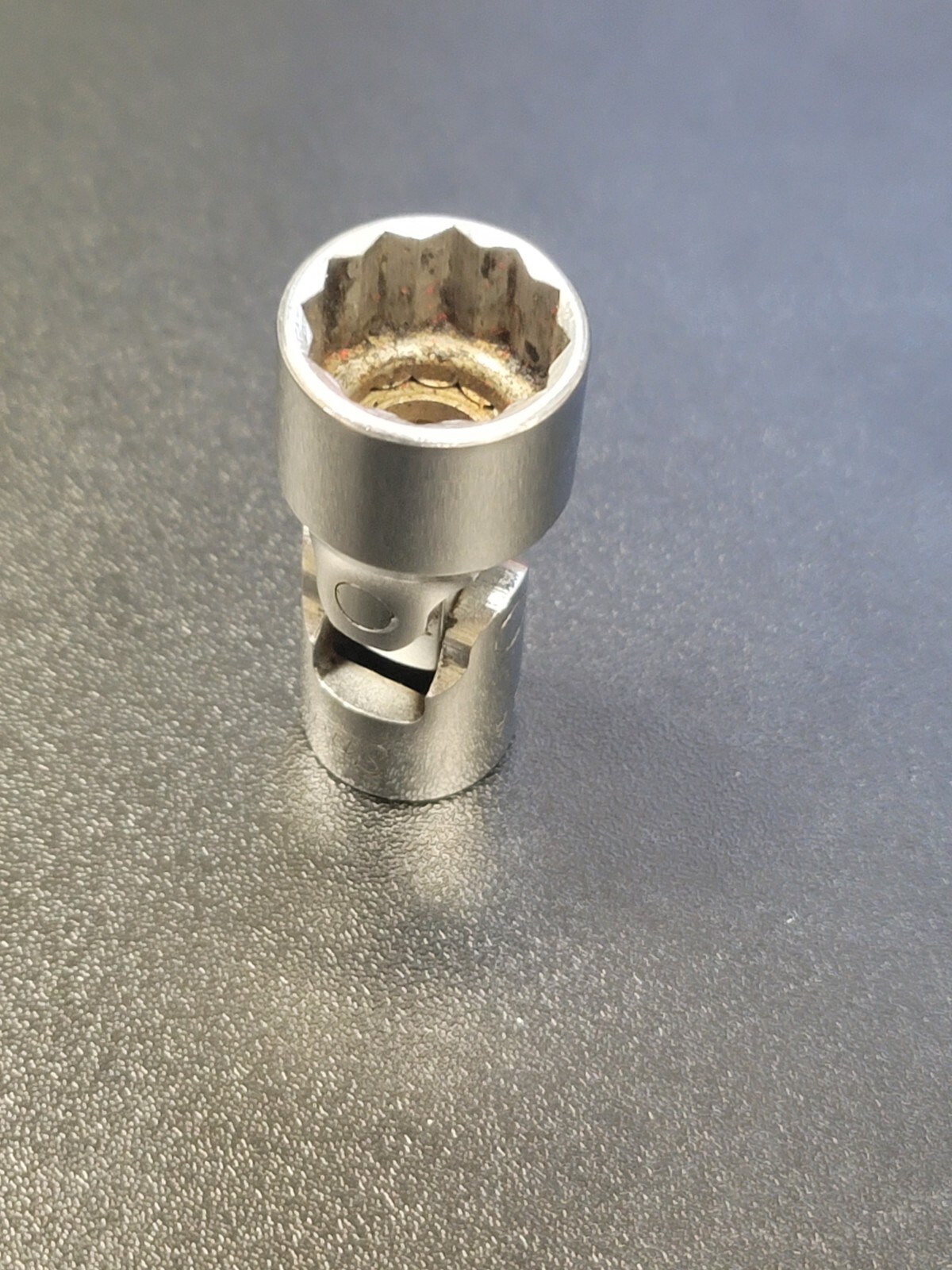 Snap-on Tools USA FVU20 3/8″ Dr 5/8in 12 pt Universal Swivel Flex Socket Vintage