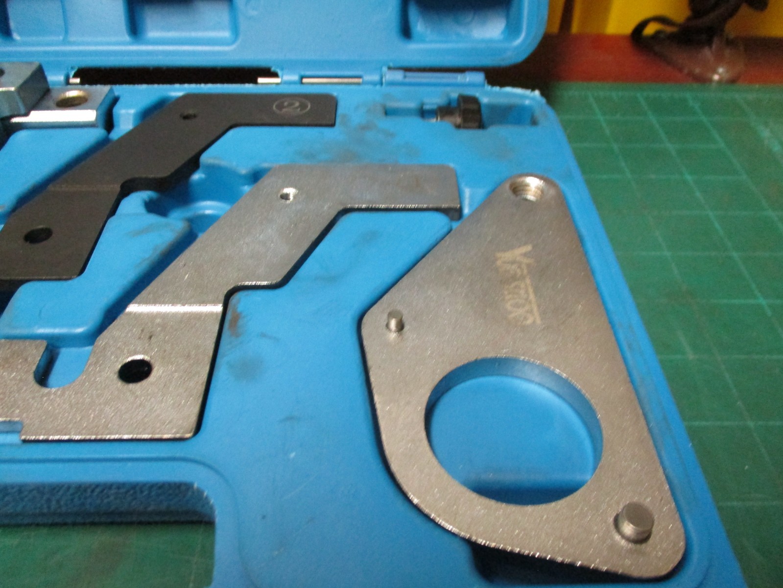 AUTOMOTIVE TOOLS * YUESSTLOO * ENGINE CAMSHAFT LOCKING TOOL KIT