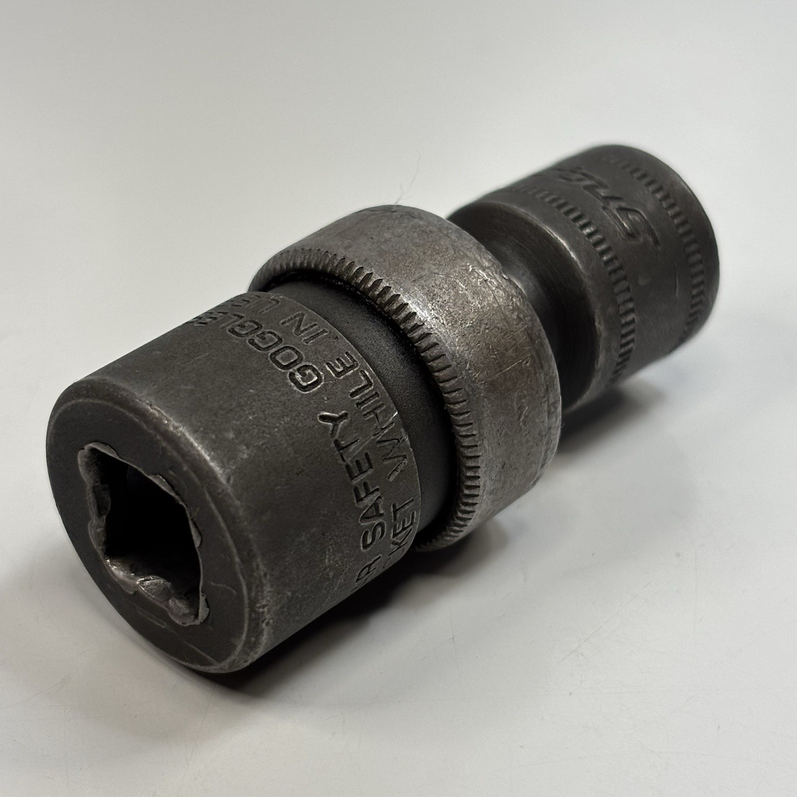 Snap On IPFM12B 3/8 Dr 6Pt Metric 12mm Flank Dr Shallow Swivel Impact Socket USA