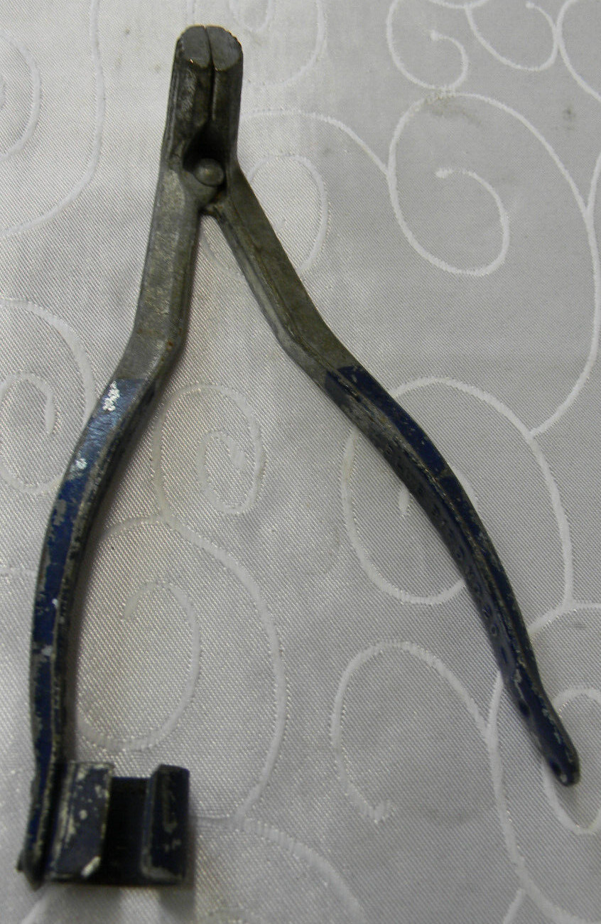 VINTAGE BLUE BIRD BATTERY TERMINAL PLIERS #20 FORGED STEEL MADE IN USA