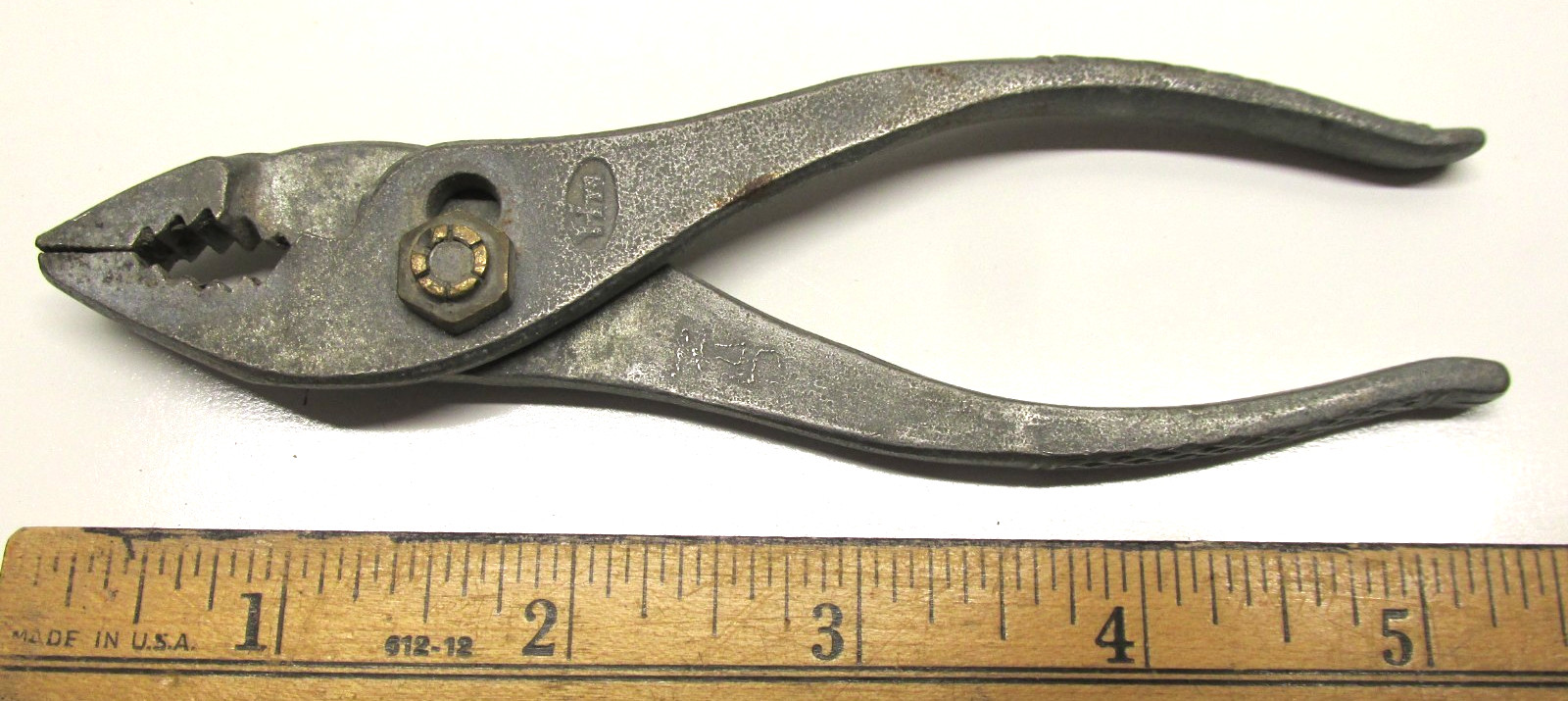 Motorcycle Slip Joint Pliers 5-1/2″ long, galvanized finish and textured grip.