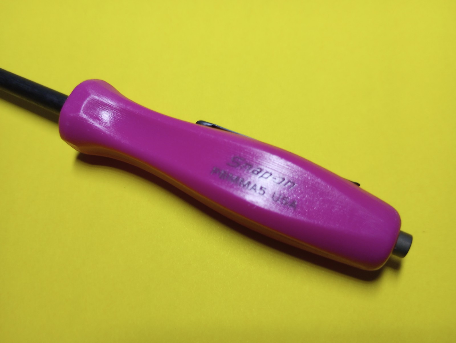 *New* Snap-on Mini Pocket Prybar 90° (Electric Pink) MAGNETIC TIP