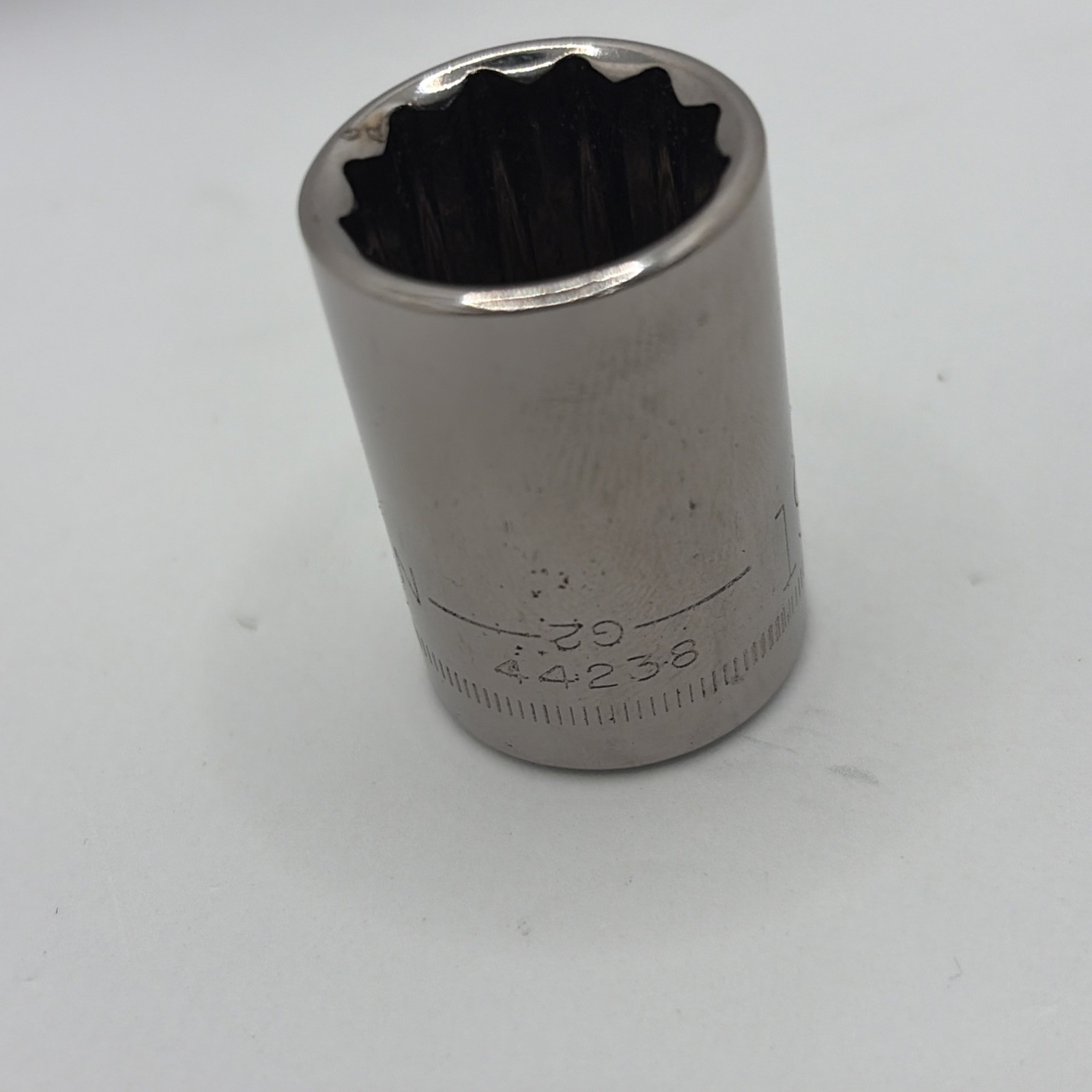 Craftsman 1/2″ Drive 19MM 12 Point Shallow Socket Metric G2 44238 USA