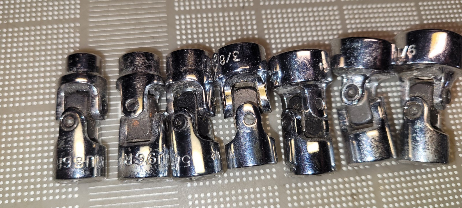 Mac Tools Standard 1/4″ drive 6 Point Universal 7 Piece Swivel Socket Set