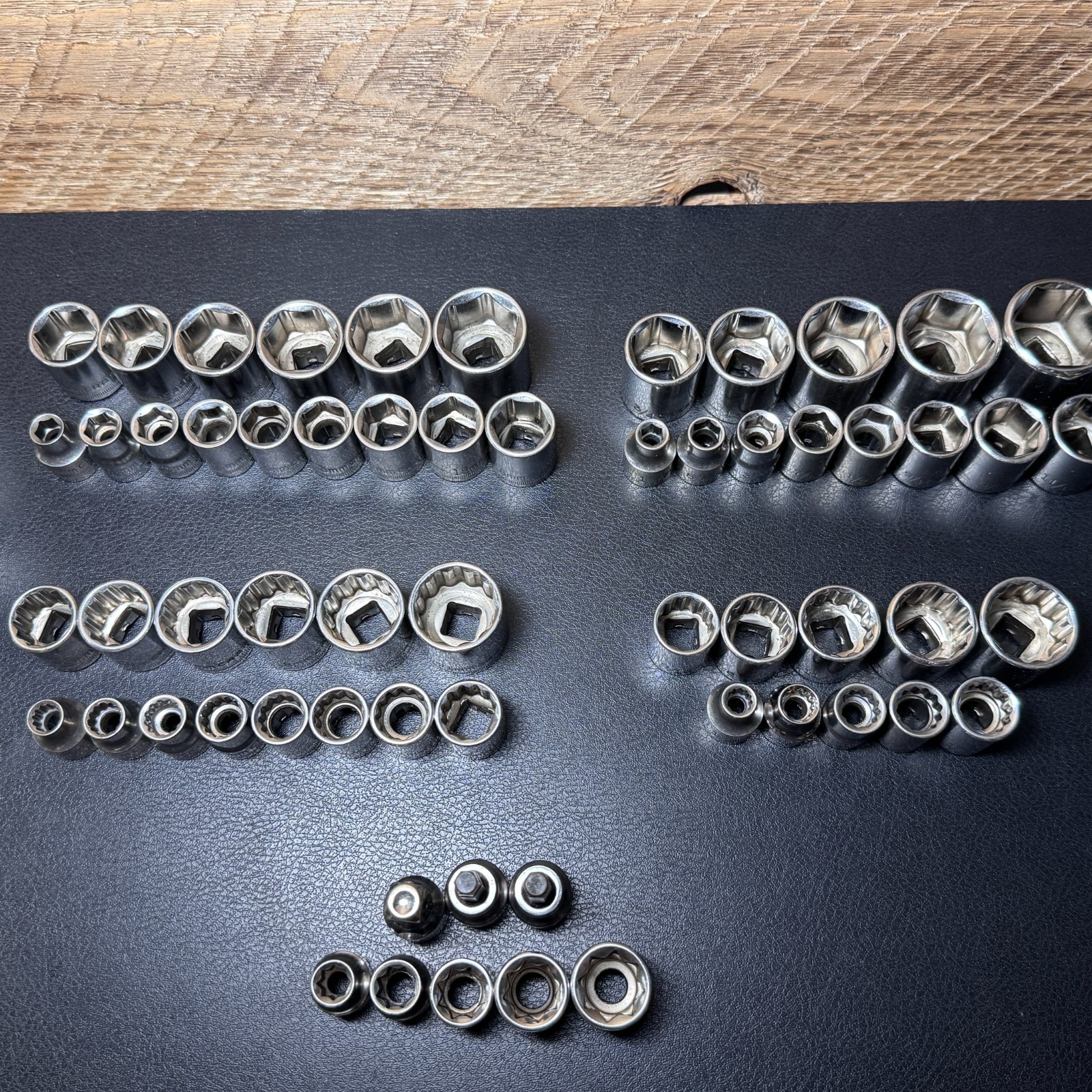 Craftsman S-AC 3/8 Drive Metric & SAE Socket Set STD Deep w/ Ratchet 44808 —81pc