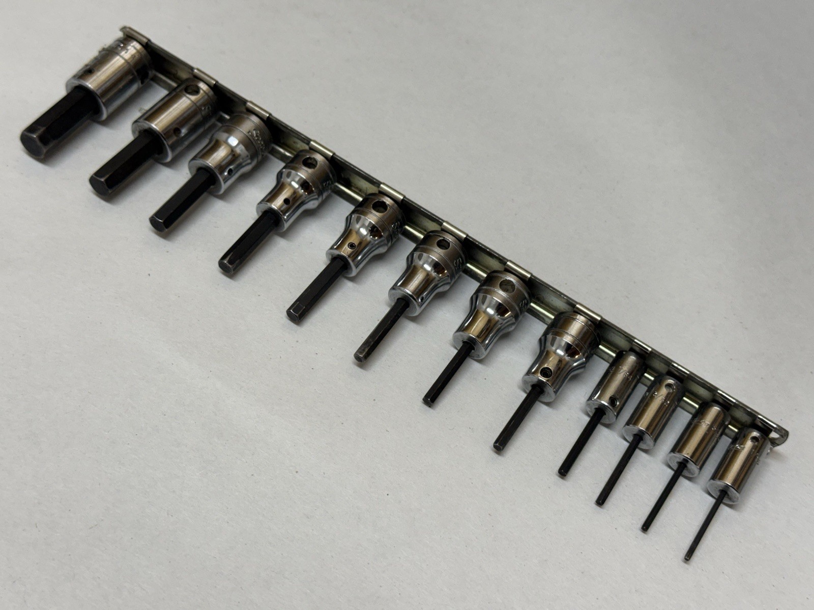 USA Snap-On 12 pc SAE Hex Bit Socket Driver Set 1/4 & 3/8″ Drive 212EFTAY